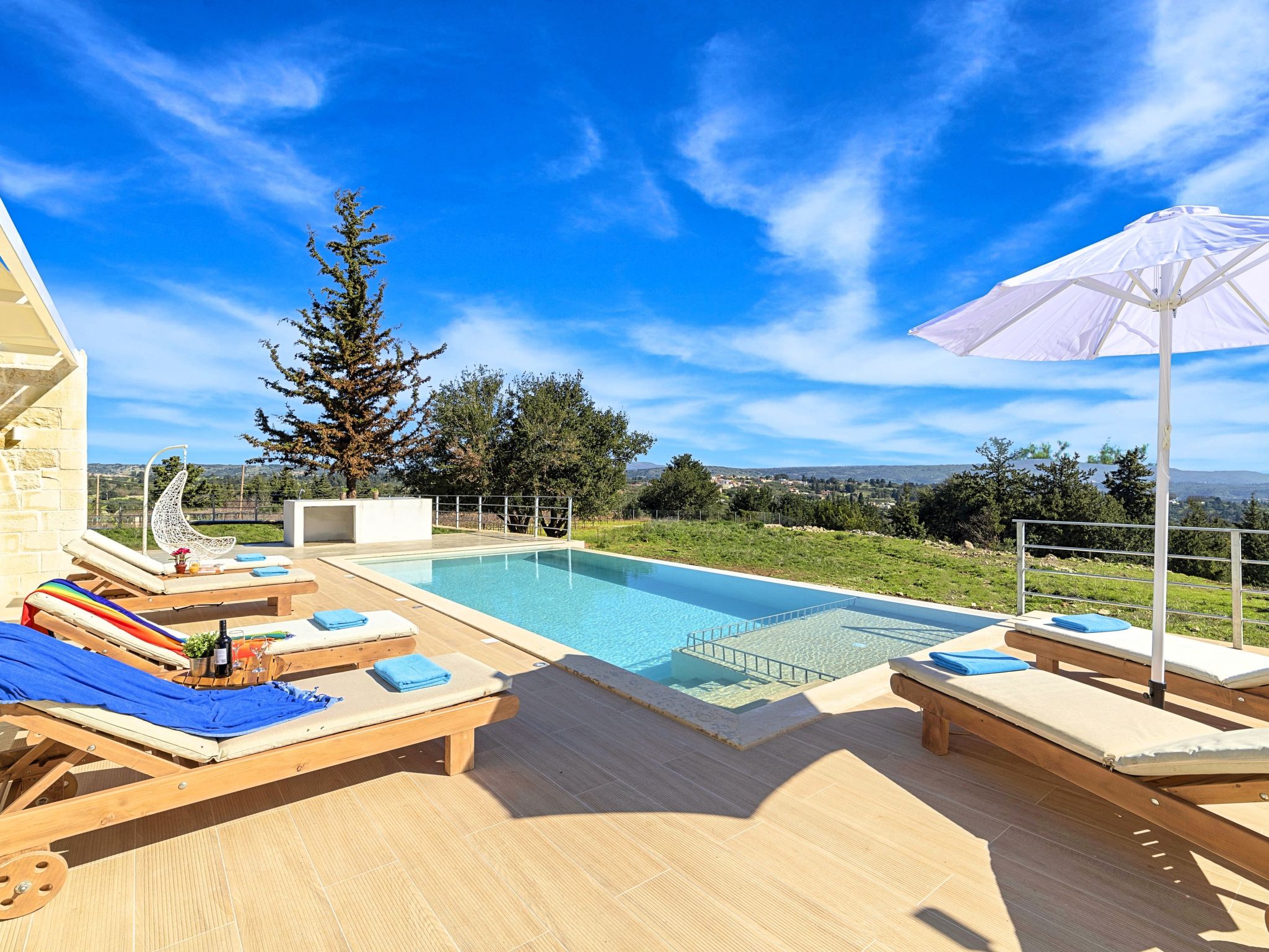 Orientem Villa Beheizter Pool