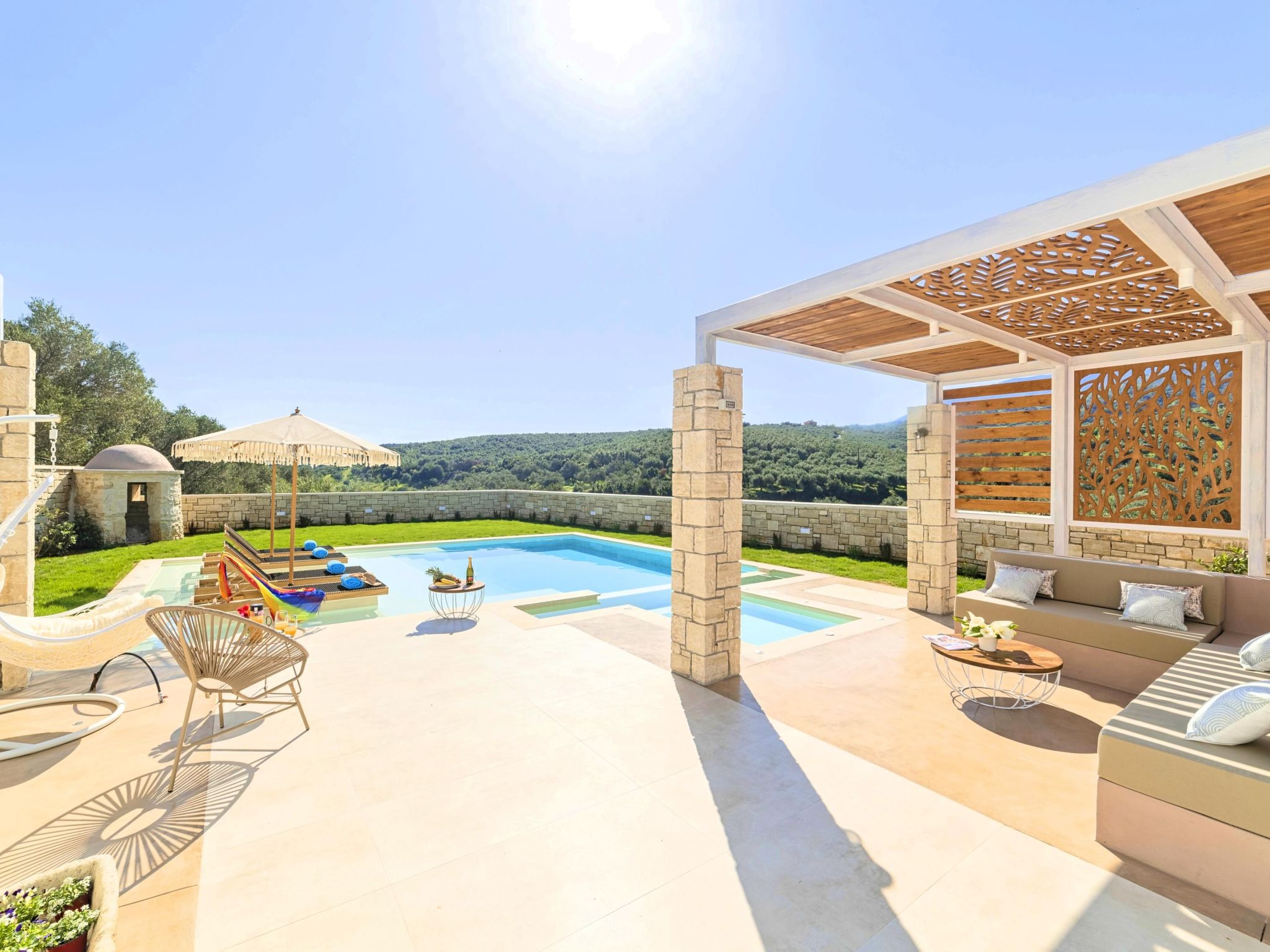 Blue Lake Villa Beheizter Pool-Binnen