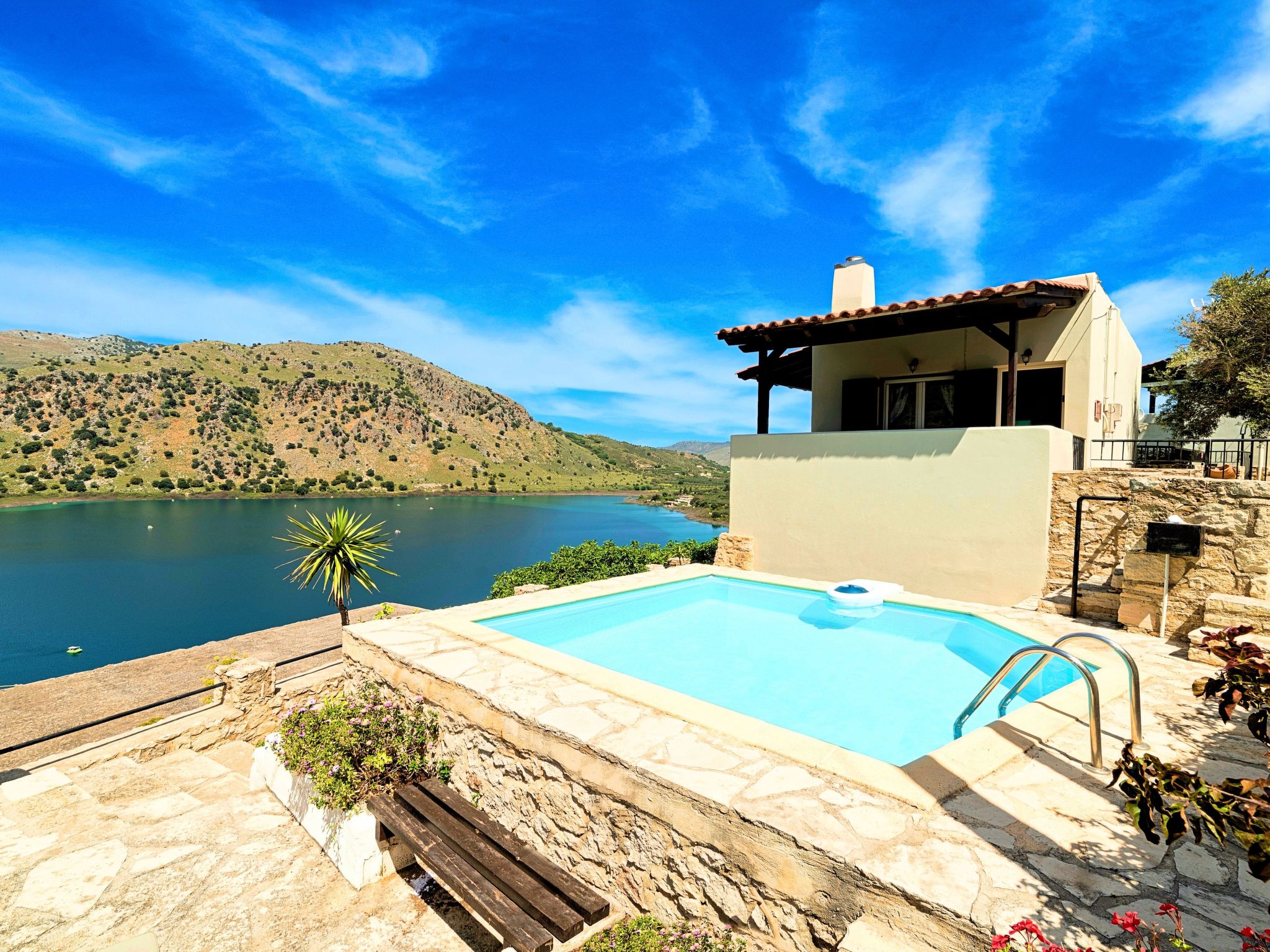 Du Lac Alpha Villa Privater Pool-Binnen