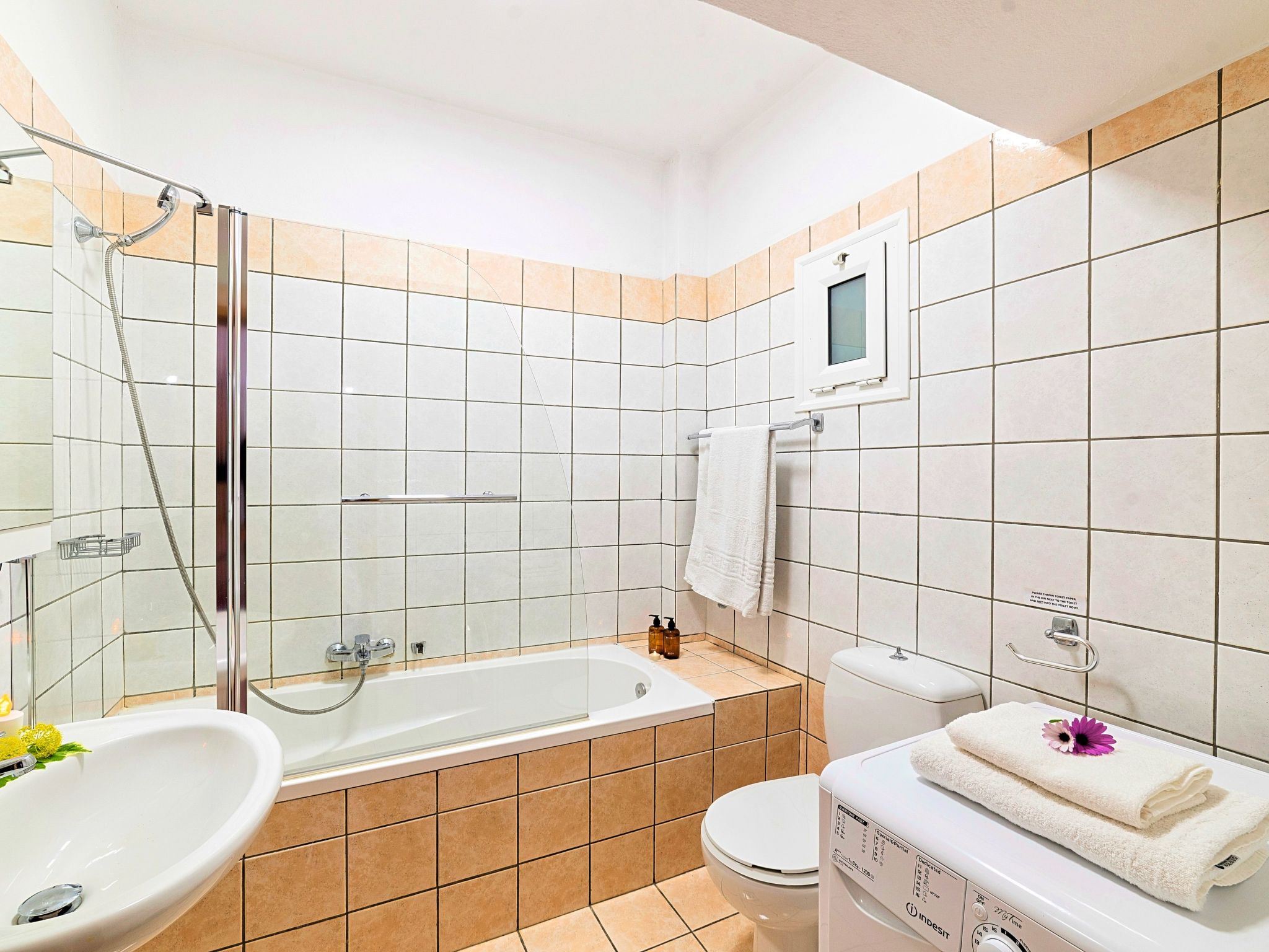 Du Lac Alpha Villa Privater Pool-Binnen