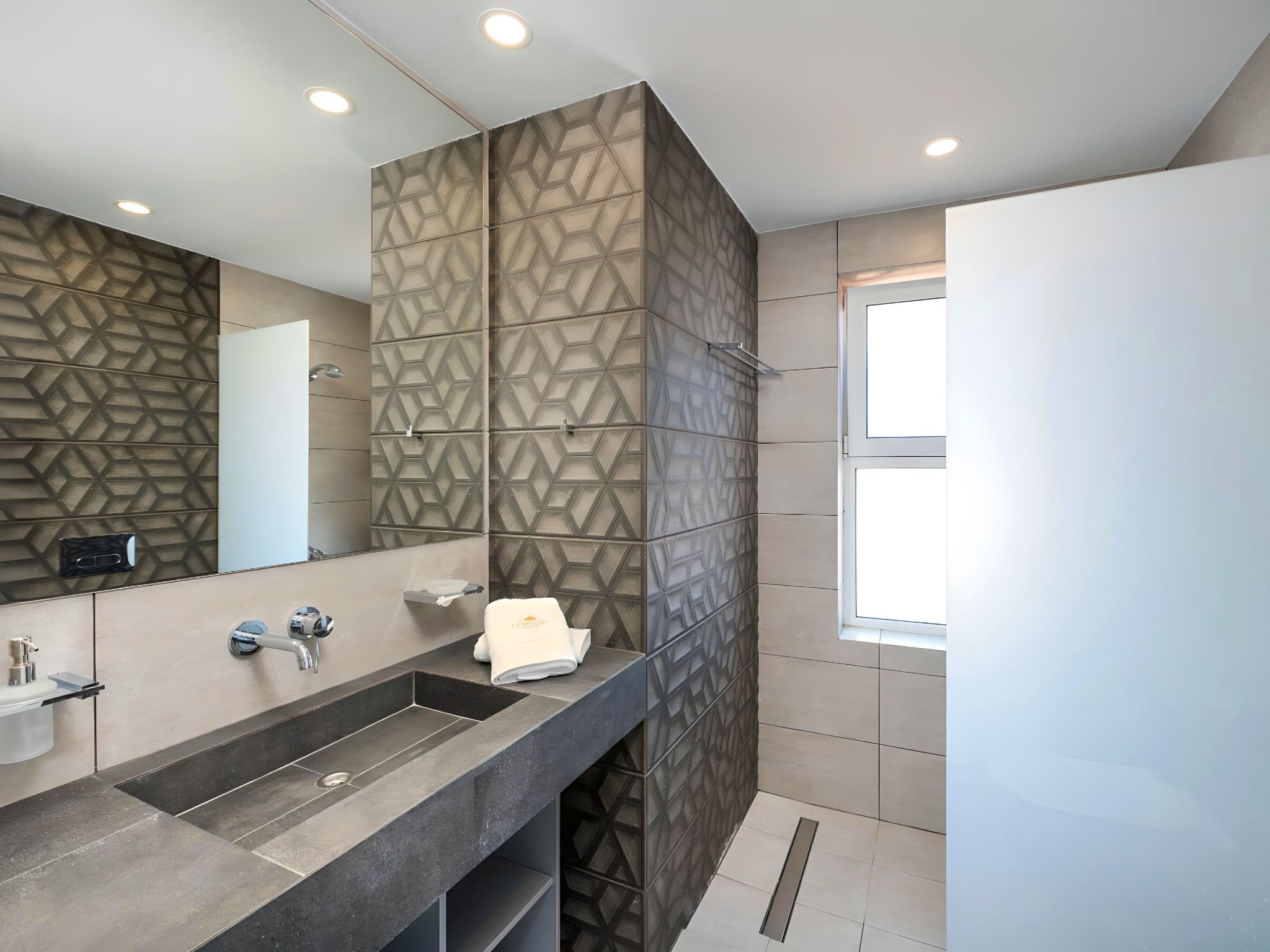 Luminosa Luxus-Villa-Image-tags.info