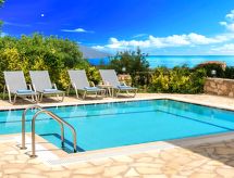 Nettes Ferienhaus in Georgioupoli mit Garten, Grill und Terrasse und Panoramabl