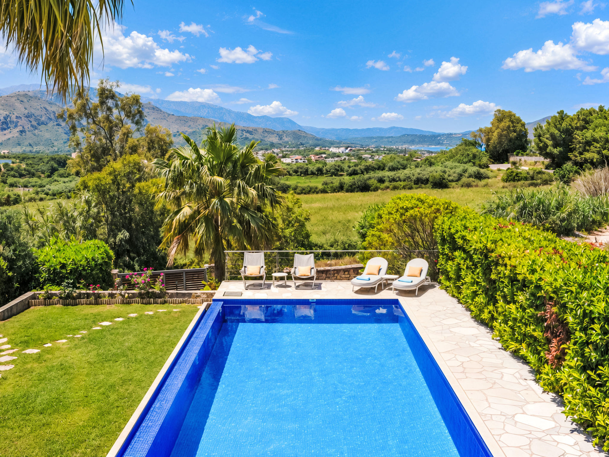 Cretan Mansion mit beheiztem Pool - Buiten