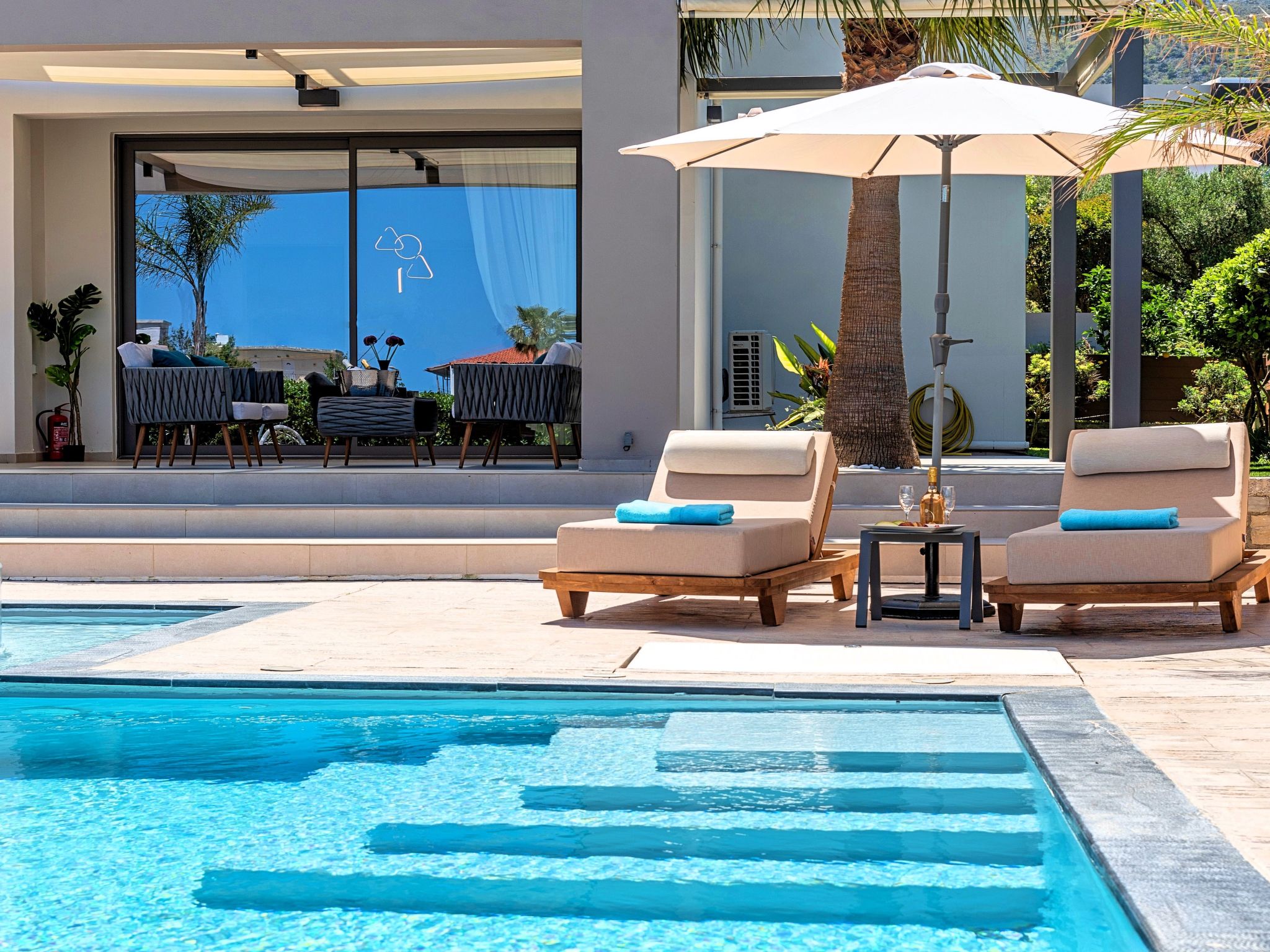 "Minoas Villa" mit Whirlpool-Image-tags.info