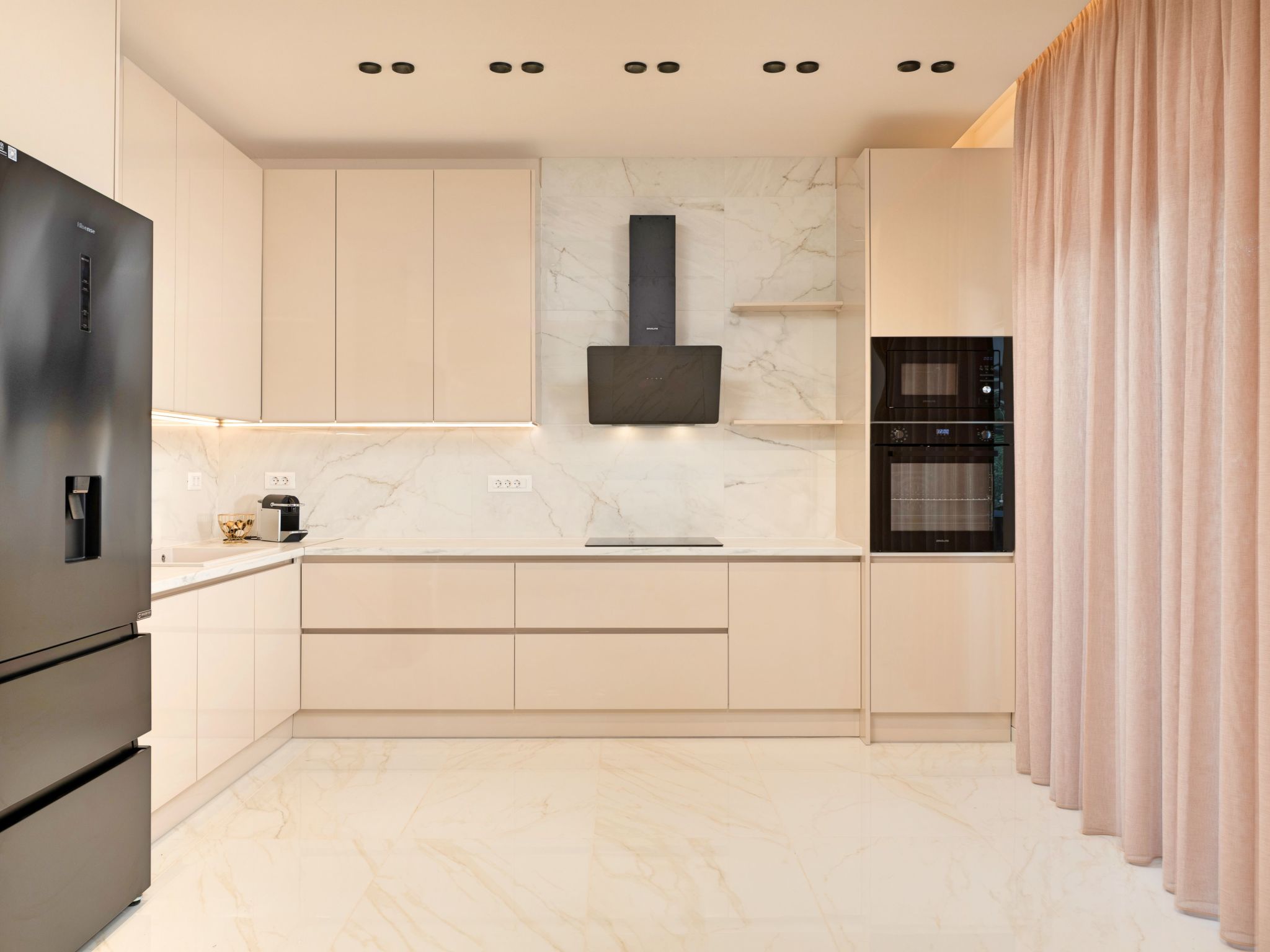 Celestial Luxury Villa Privater Pool Jaccuzi-Binnen