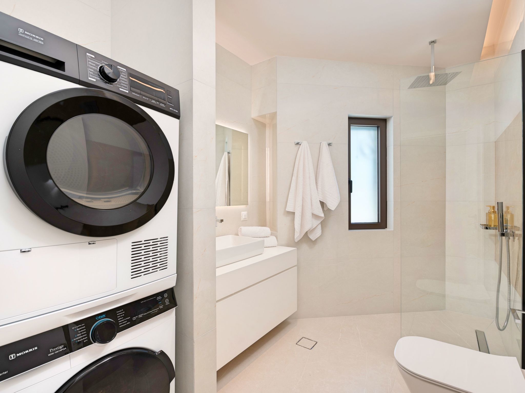 Celestial Luxury Villa Privater Pool Jaccuzi-Binnen