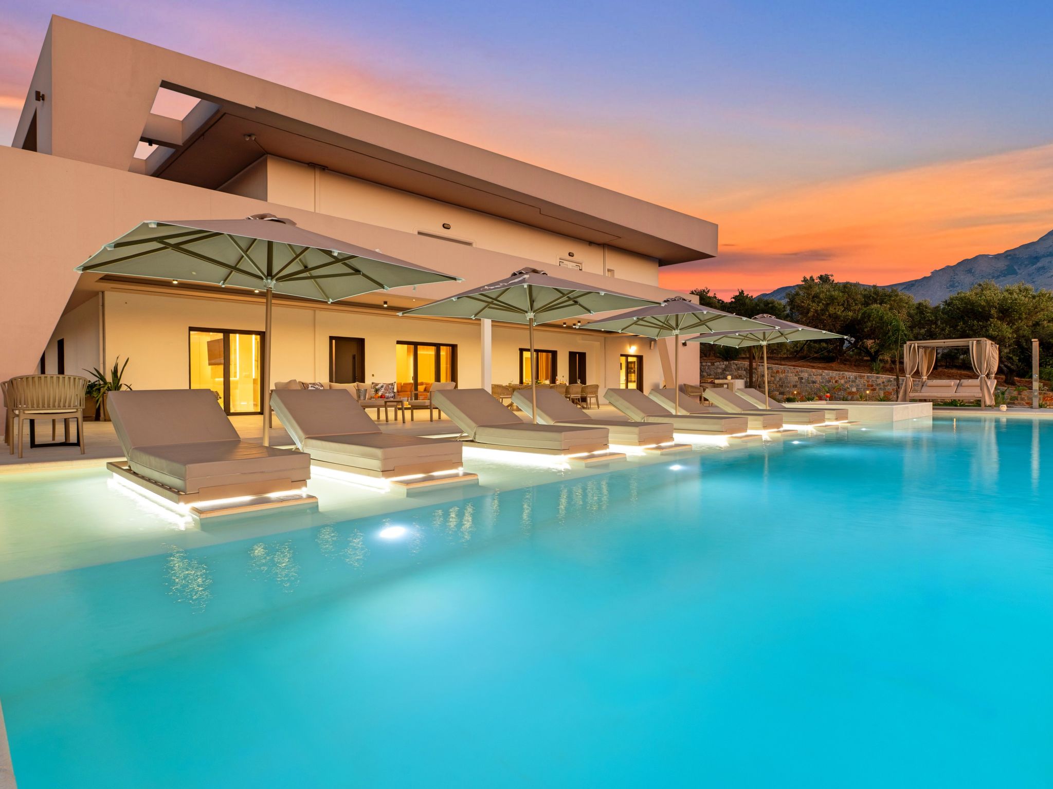 Celestial Luxury Villa met privézwembad en jacuzzi voor 14 personen - foto 38