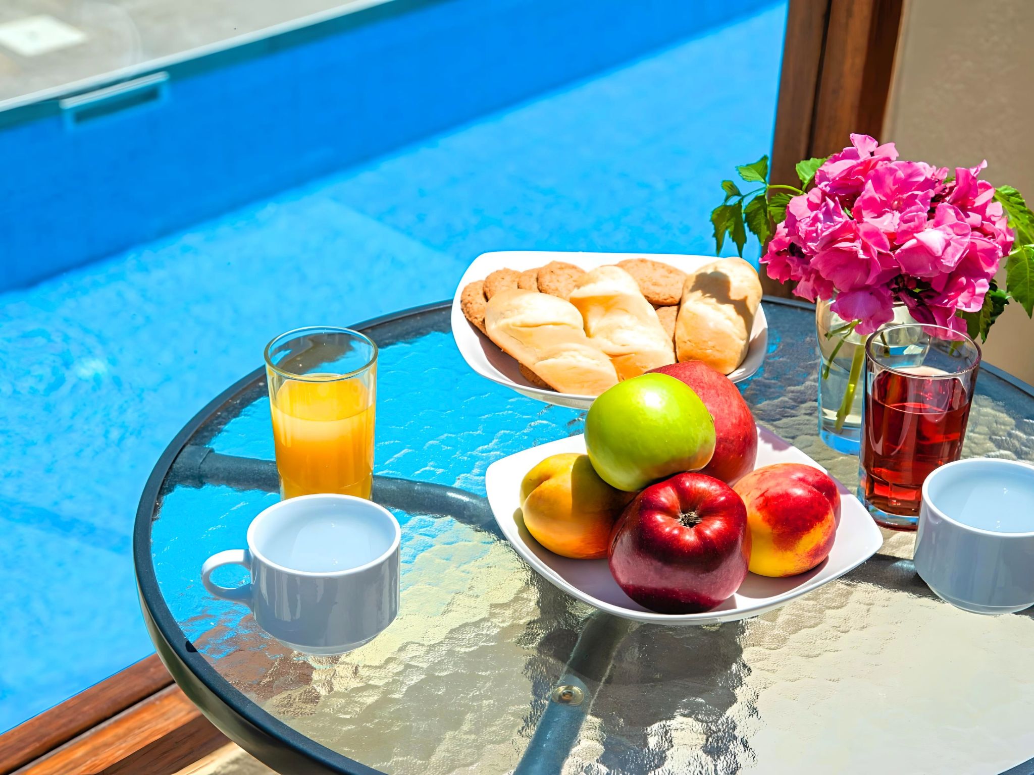 In Paralia Kourna mit Grill, Terrasse und Garten-Image-tags.info