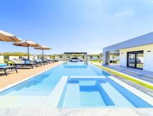 Ruime villa met tuin, whirlpool en terras nabij zee en meer in Georgioupoli - thumbnail 6