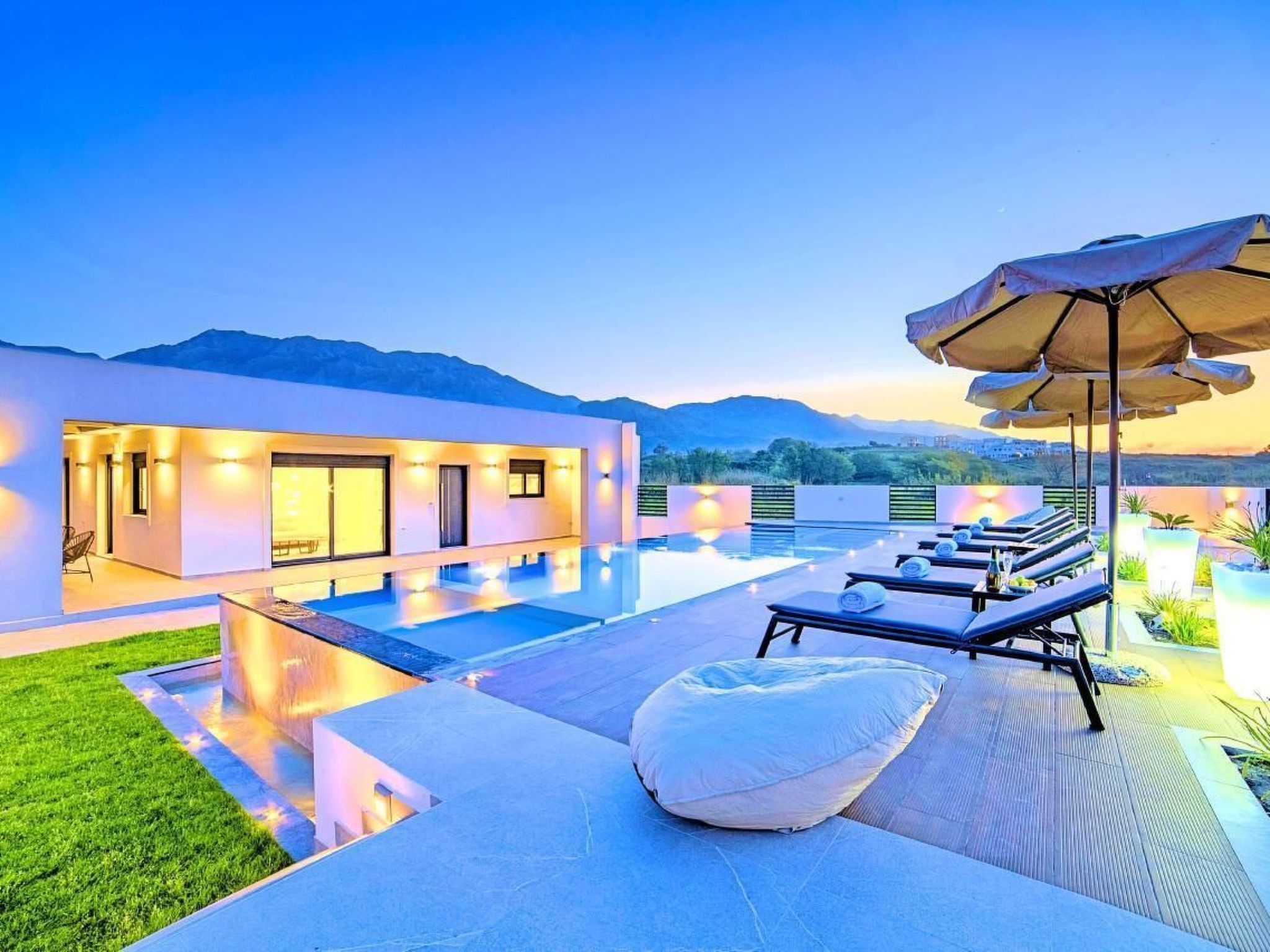 In Georgioupoli mit Garten, Whirlpool und Terrasse