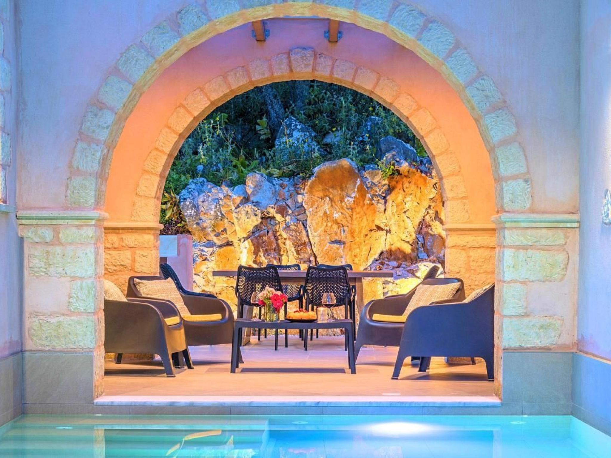 Villa Vardis mit beheiztem Pool