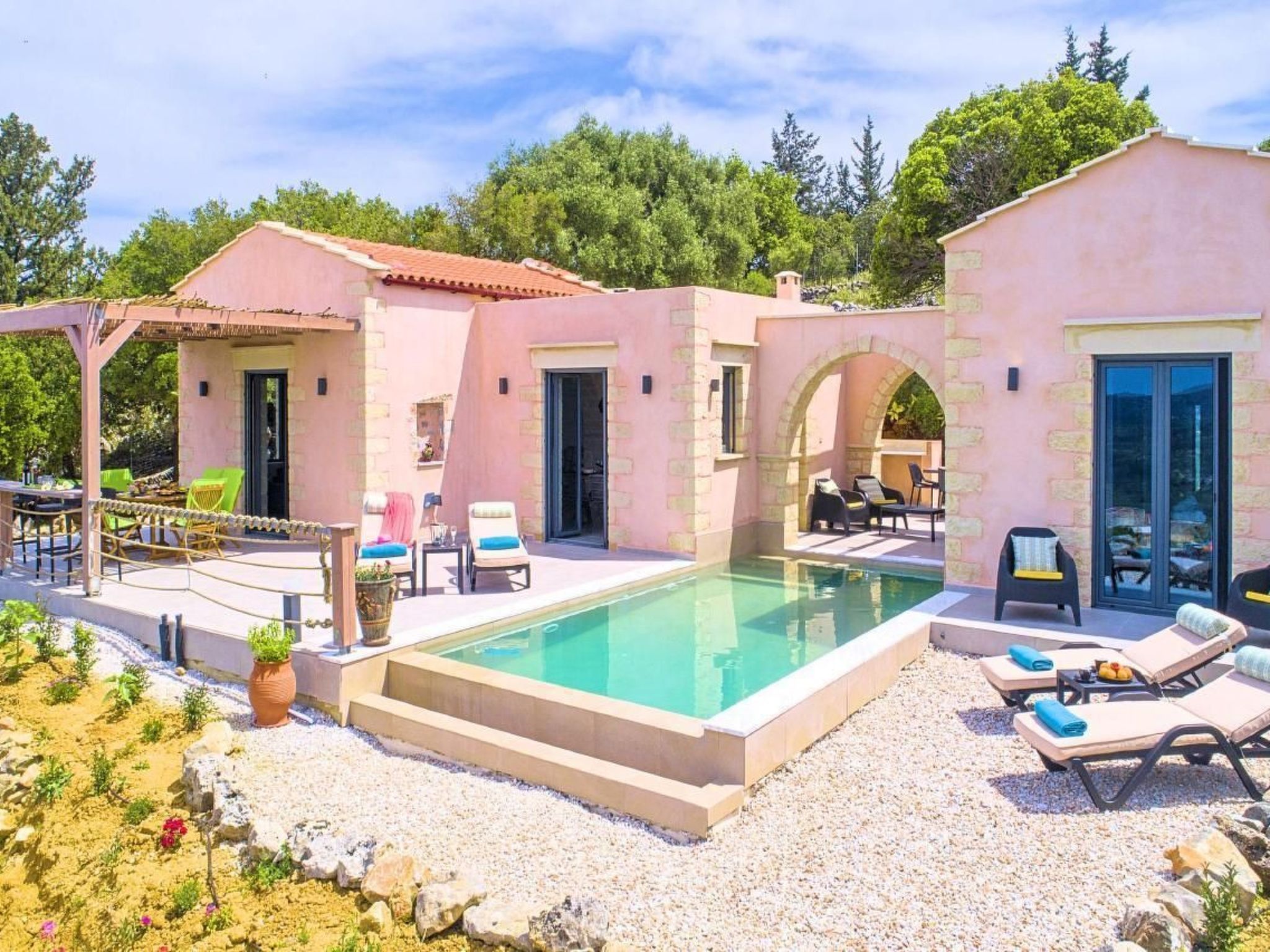 Villa Vardis mit beheiztem Pool-Image-tags.info