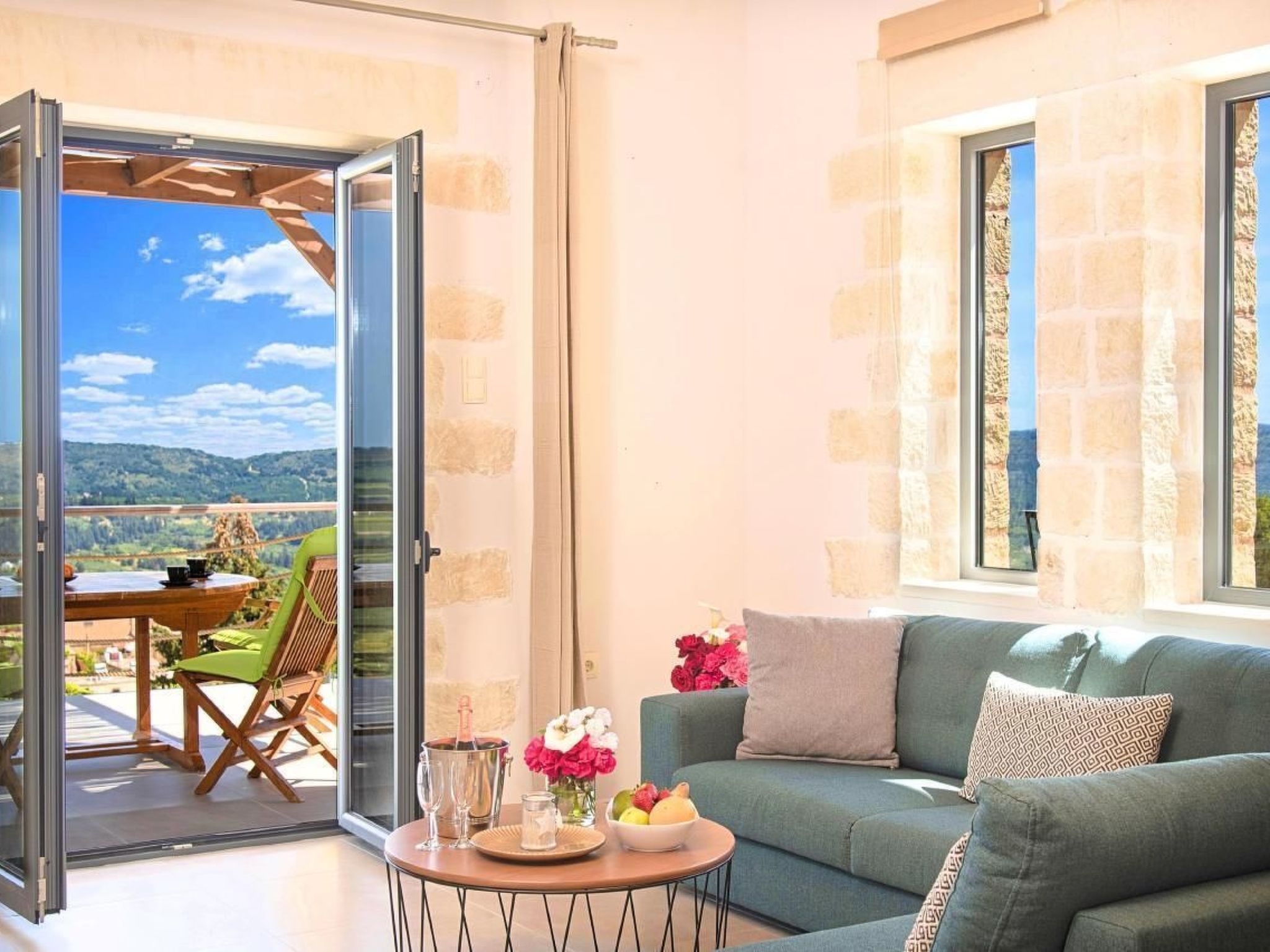 Villa Vardis mit beheiztem Pool-Image-tags.info