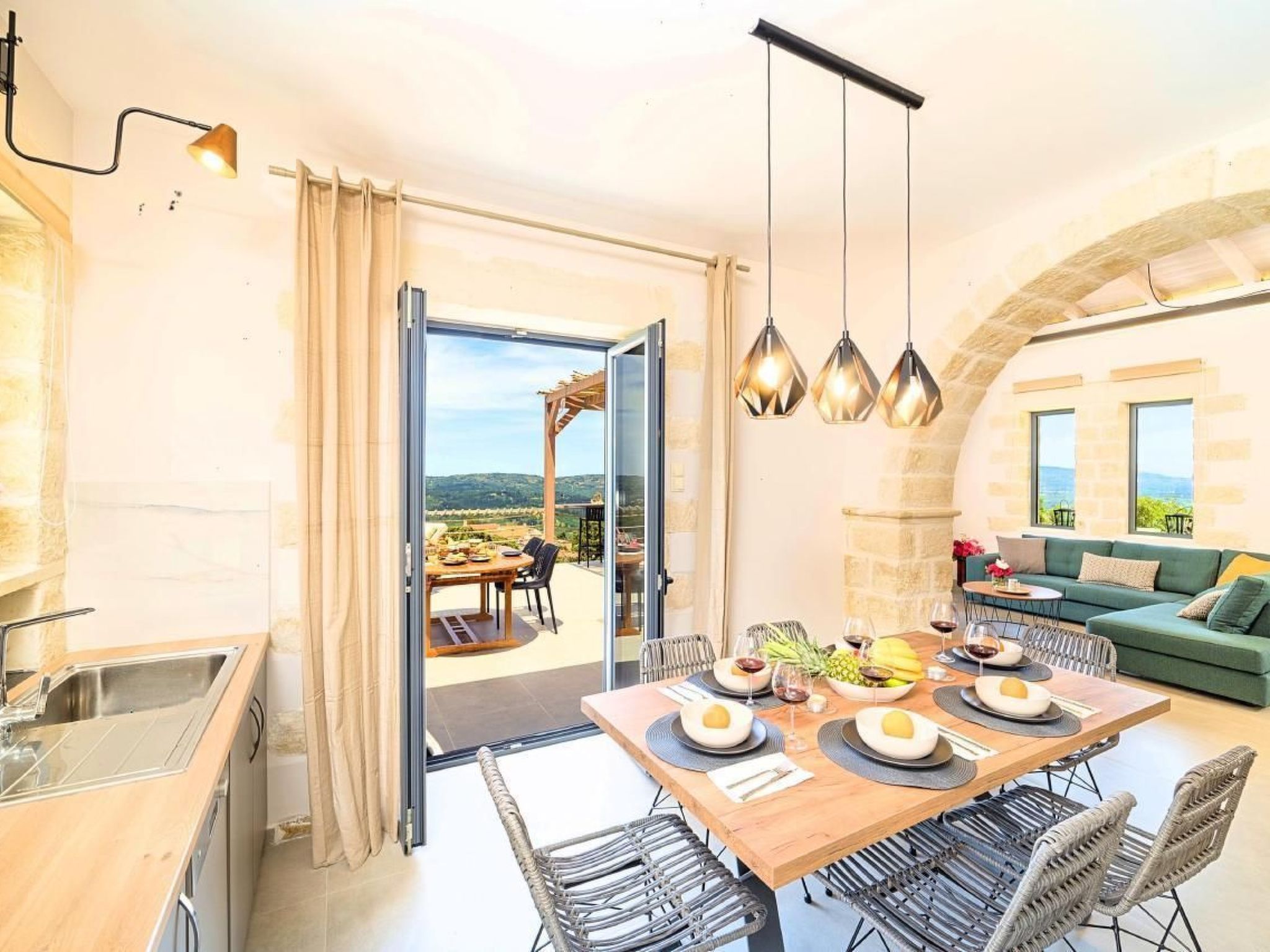 Villa Vardis mit beheiztem Pool-Image-tags.info