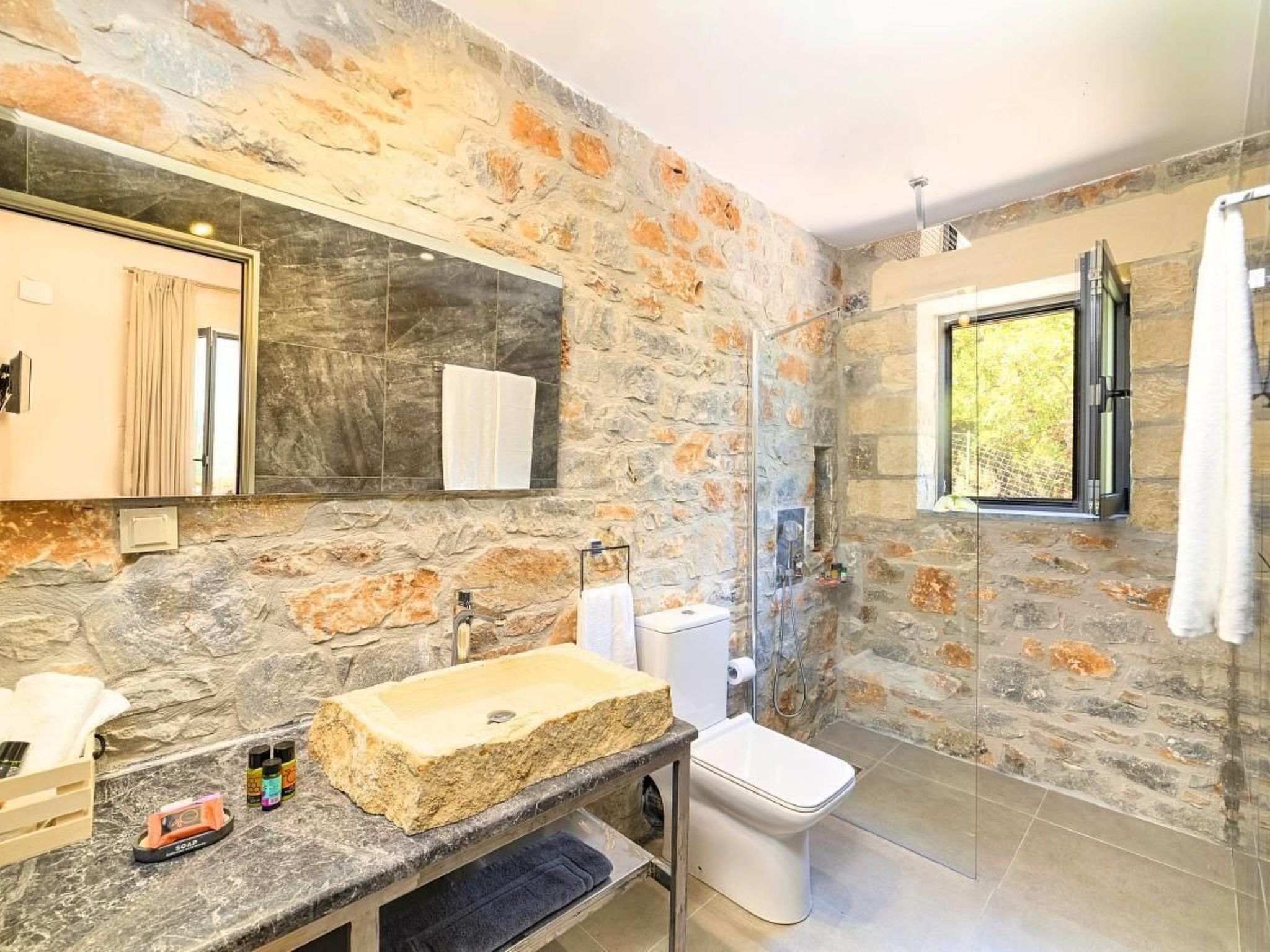 Villa Vardis mit beheiztem Pool-Image-tags.info