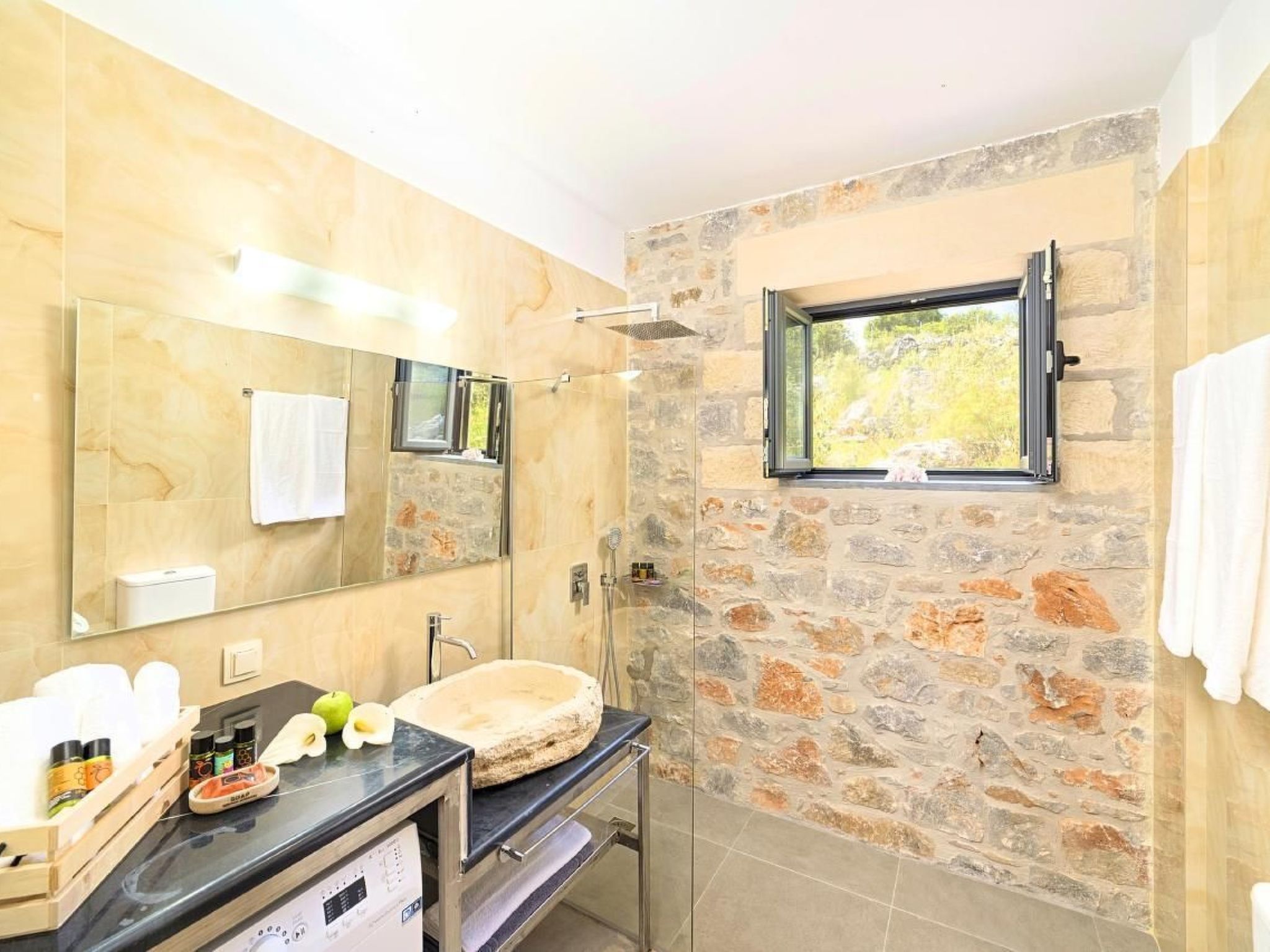 Villa Vardis mit beheiztem Pool-Image-tags.info