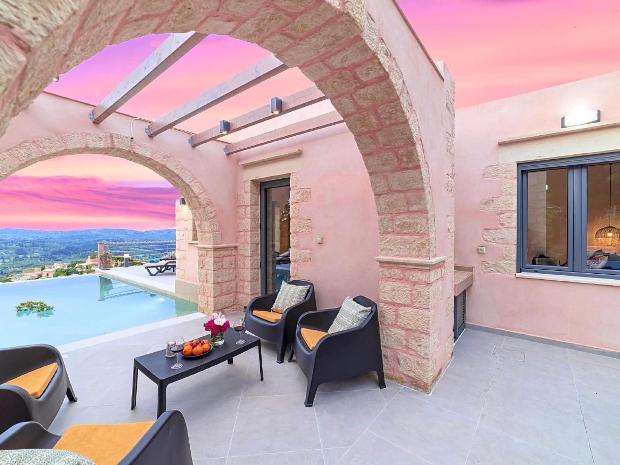 Villa Vardis mit beheiztem Pool-Image-tags.info