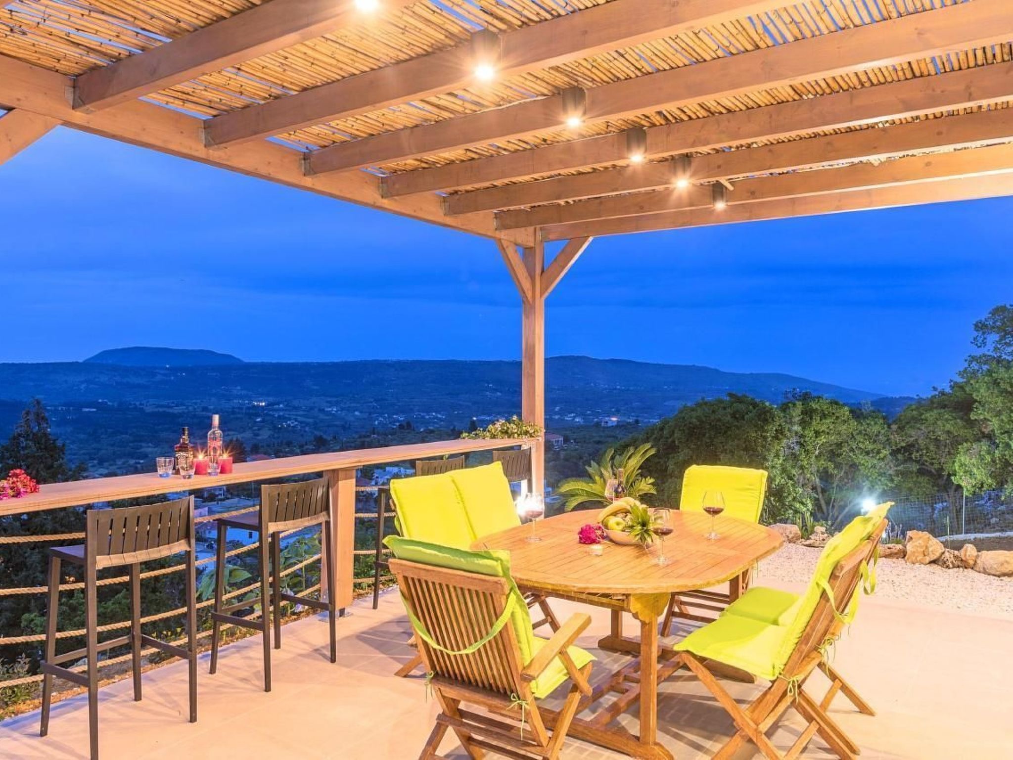 Villa Vardis mit beheiztem Pool-Image-tags.info