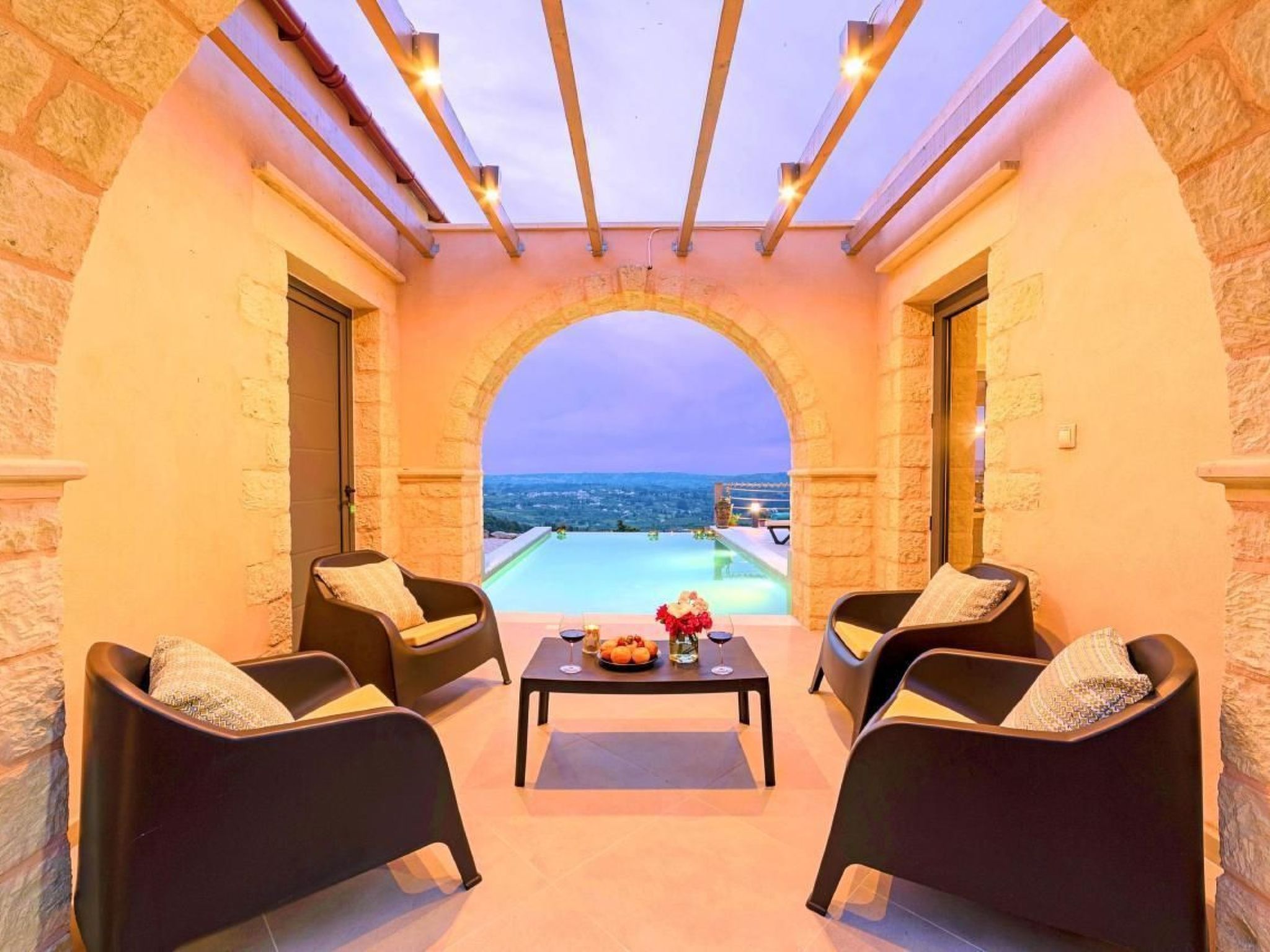 Villa Vardis mit beheiztem Pool-Image-tags.info