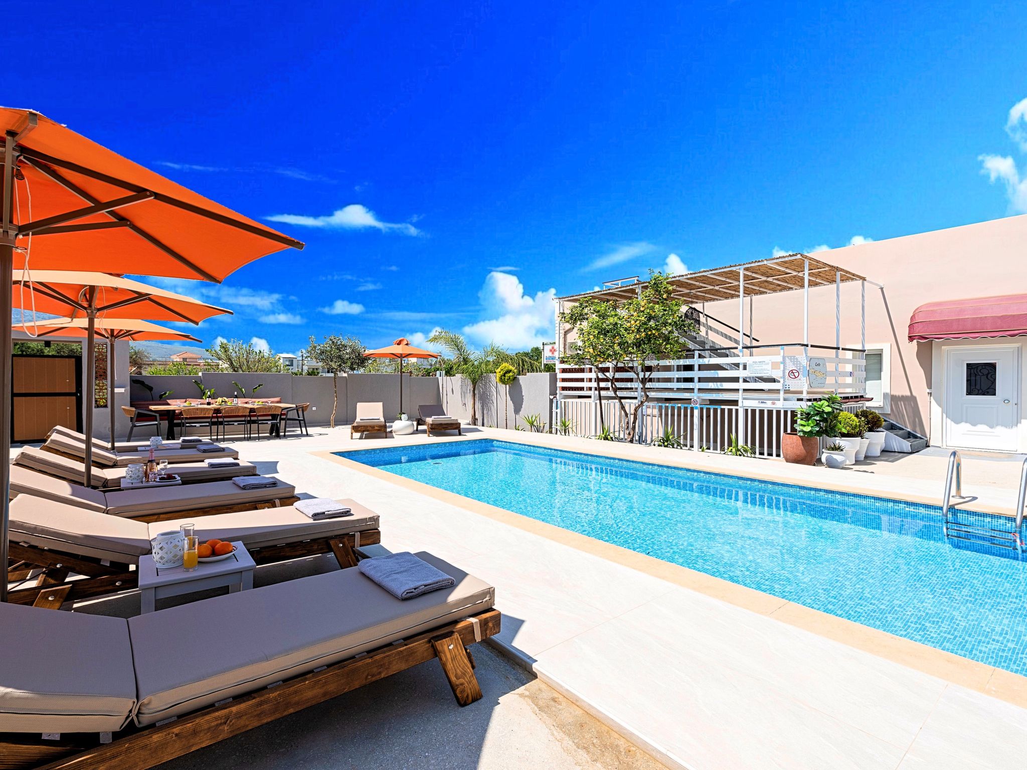 Mit Privatpool für 24 Personen in Paralia Kourna, Kreta-Image-tags.info