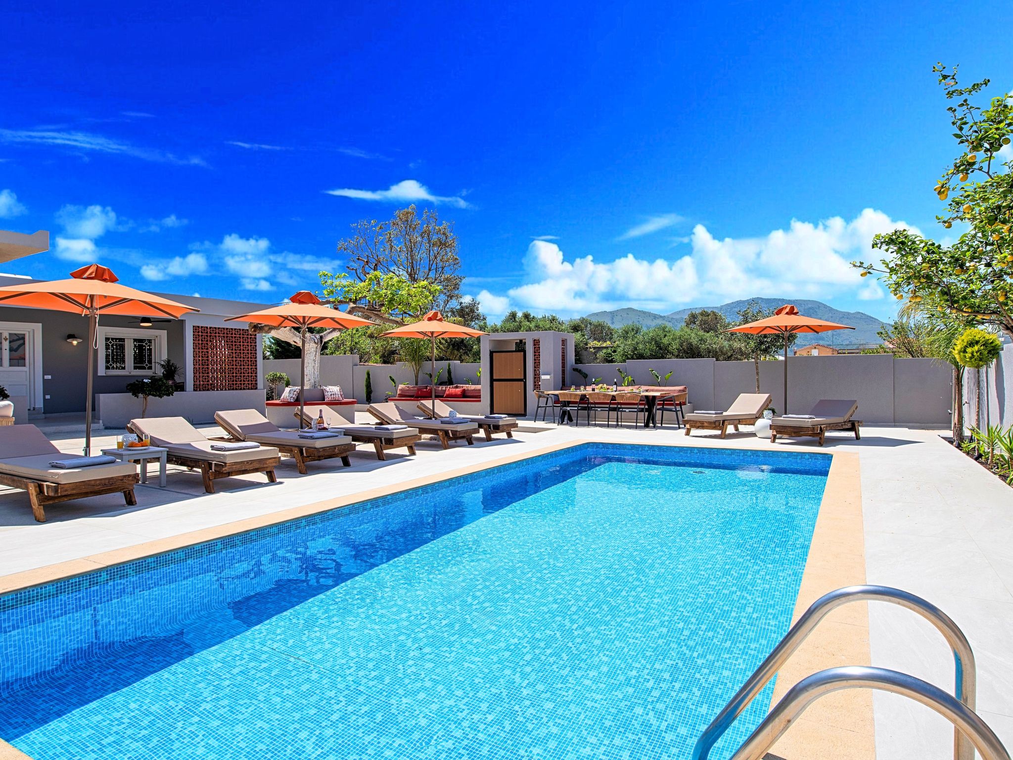 Mit Privatpool für 24 Personen in Paralia Kourna, Kreta-Image-tags.info