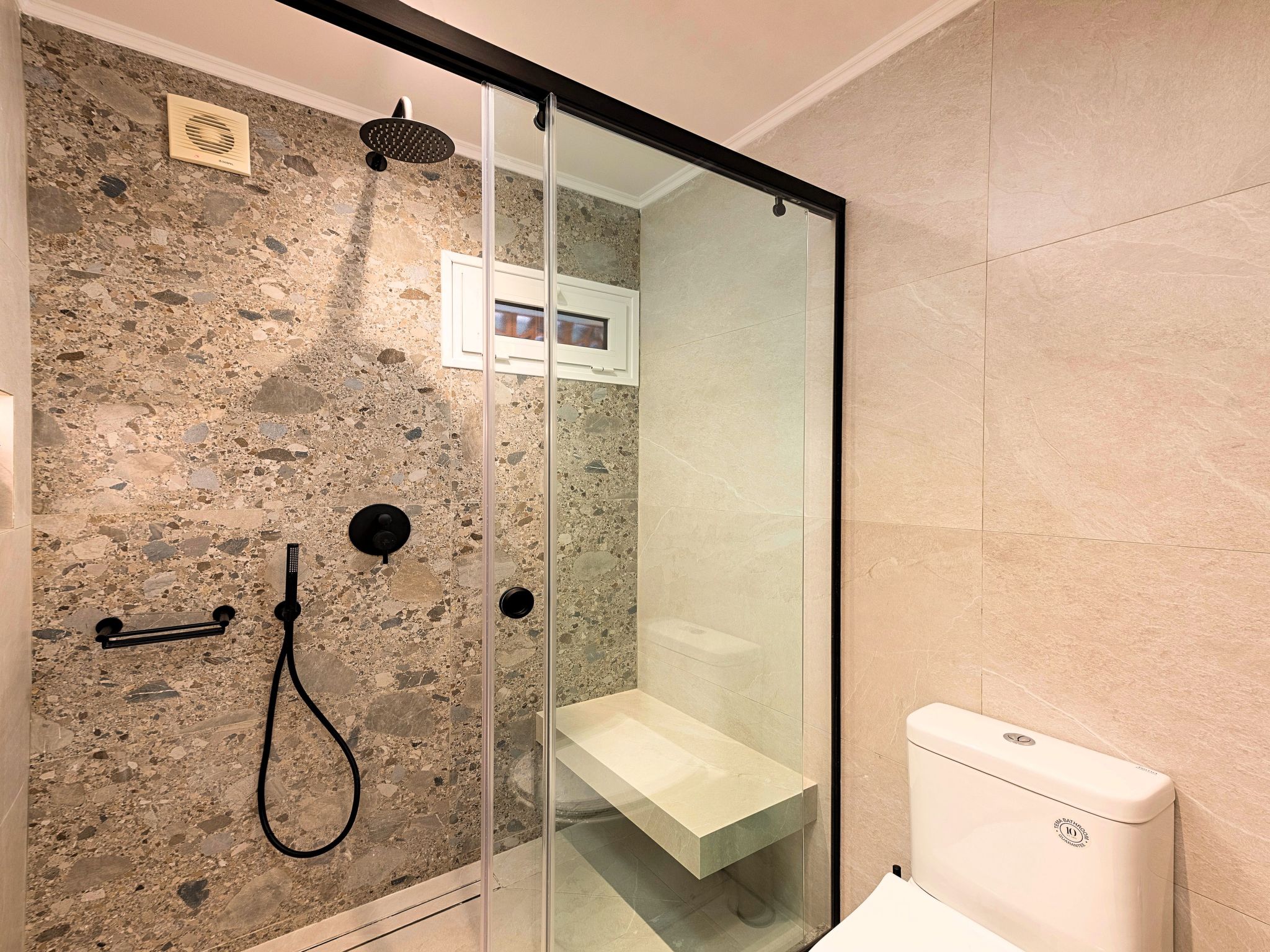 Mit Privatpool für 24 Personen in Paralia Kourna, Kreta-Image-tags.info