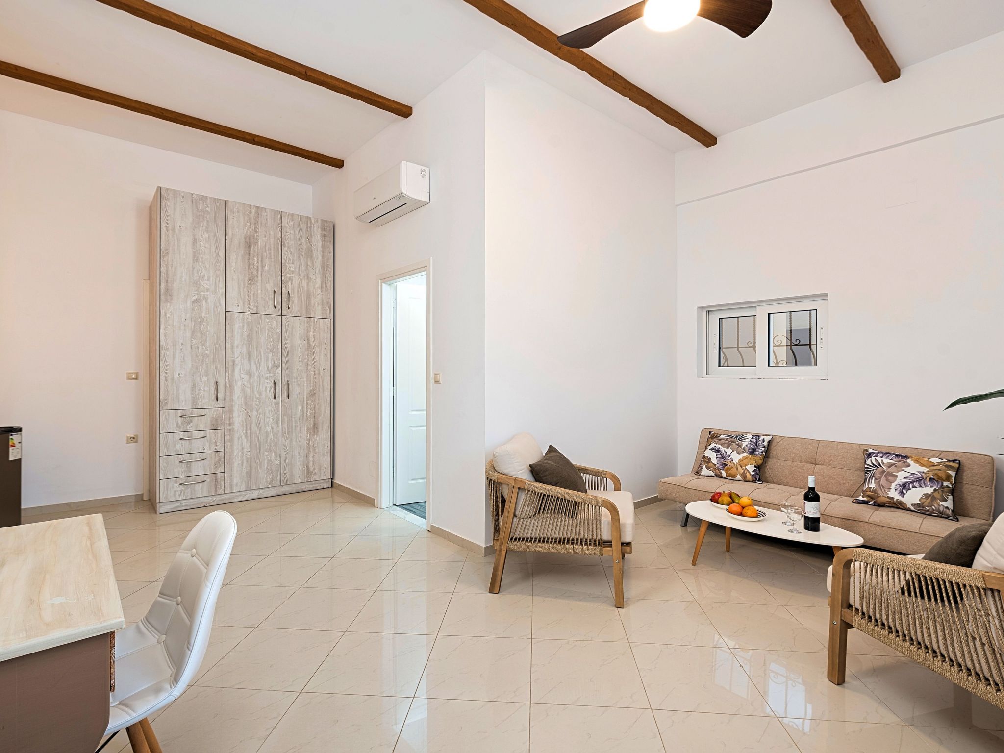 Mit Privatpool für 24 Personen in Paralia Kourna, Kreta-Image-tags.info