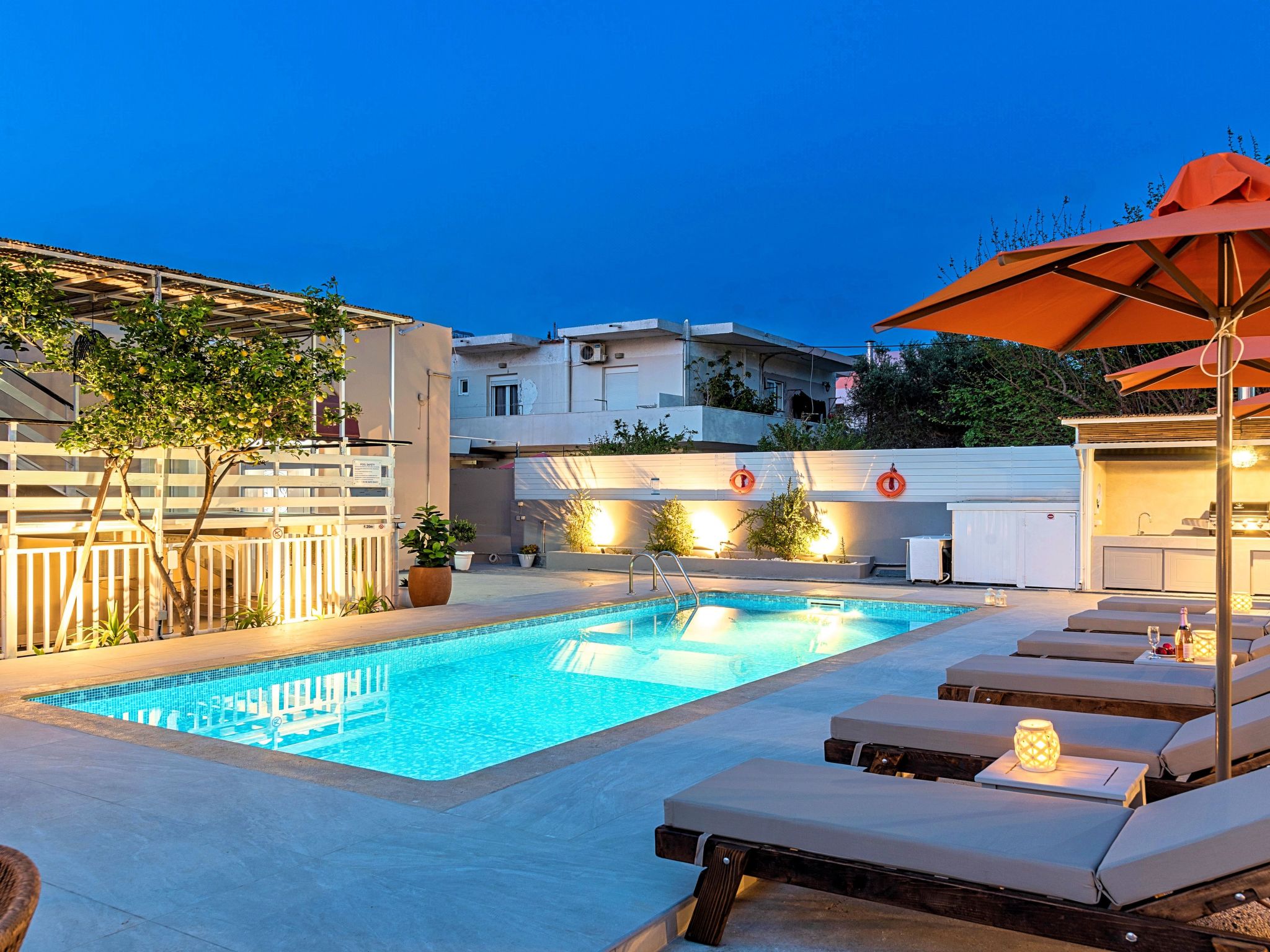 Mit Privatpool für 24 Personen in Paralia Kourna, Kreta-Image-tags.info