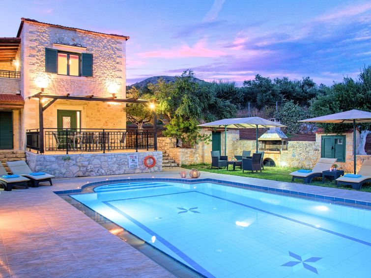 Ruim vakantiehuis voor 12 personen in Georgioupoli met privézwembad in Georgioupoli
