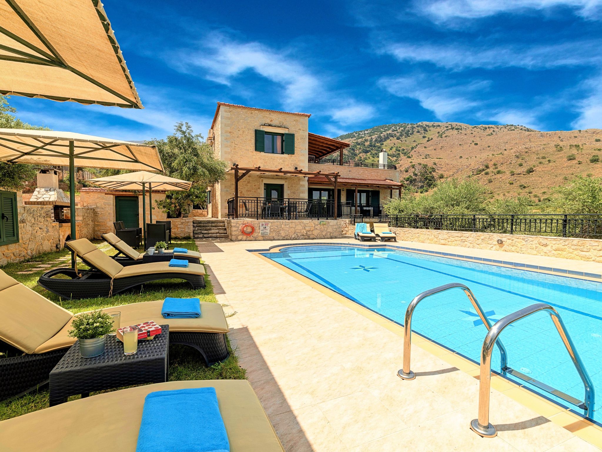 Für 12 Personen in Georgioupolis, Kreta (West-Kreta)-Image-tags.info