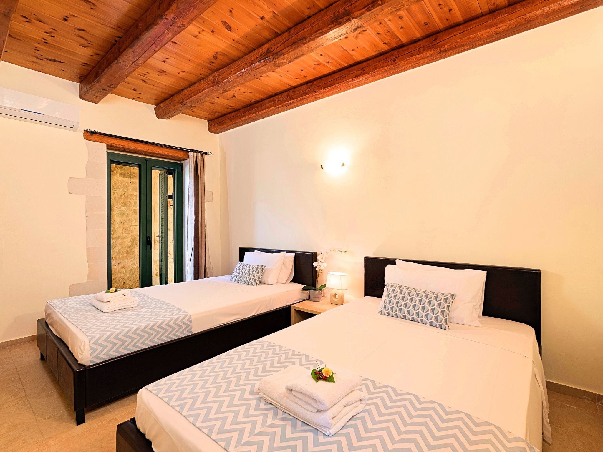 Für 12 Personen in Georgioupolis, Kreta (West-Kreta)-Image-tags.info