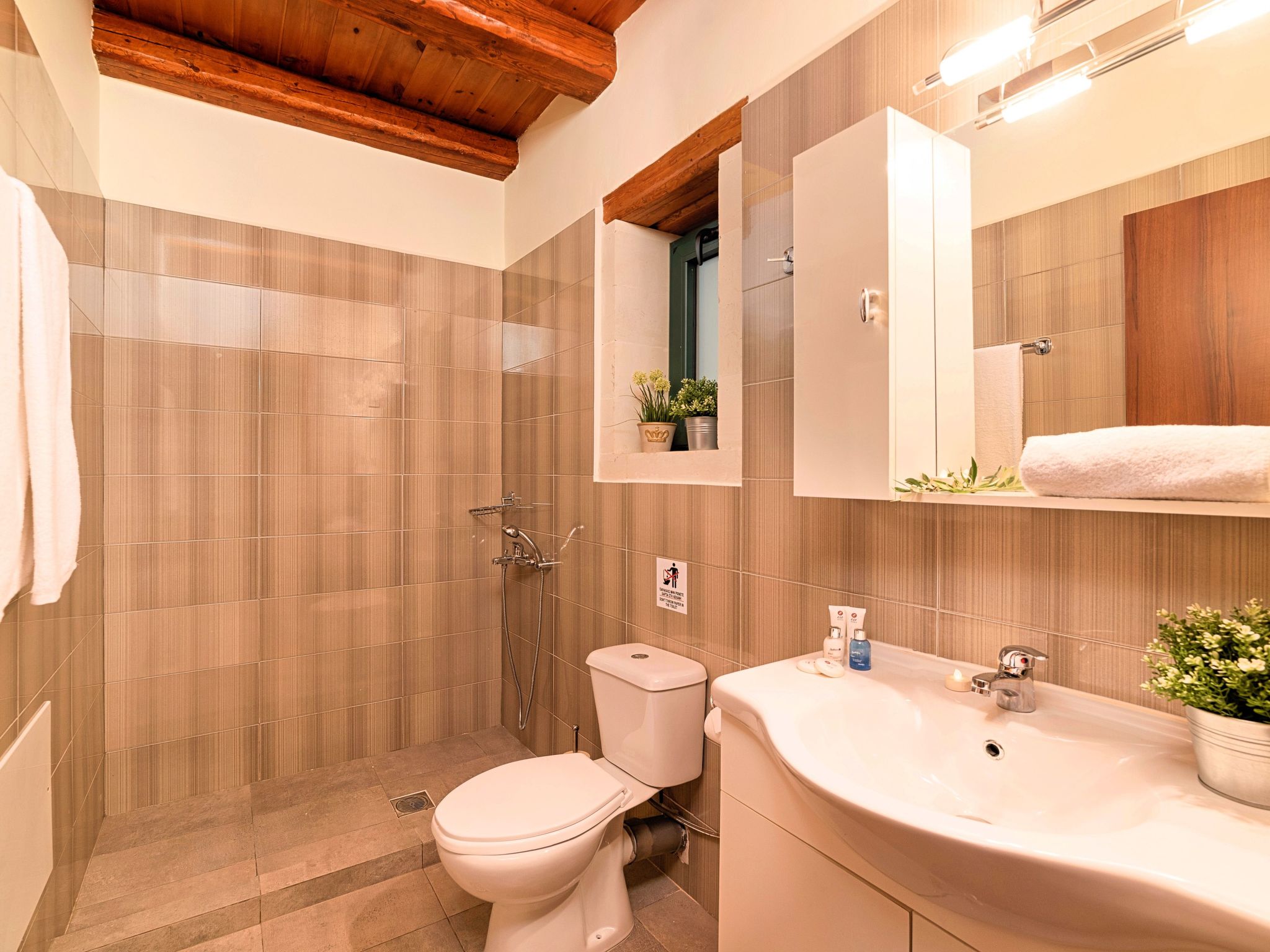 Für 12 Personen in Georgioupolis, Kreta (West-Kreta)-Image-tags.info