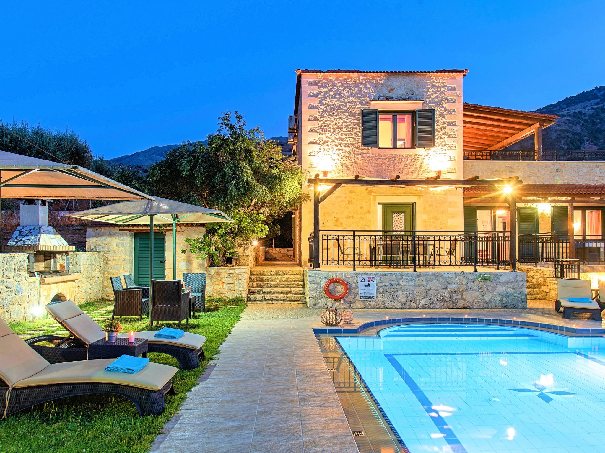 Für 12 Personen in Georgioupolis, Kreta (West-Kreta)-Image-tags.info