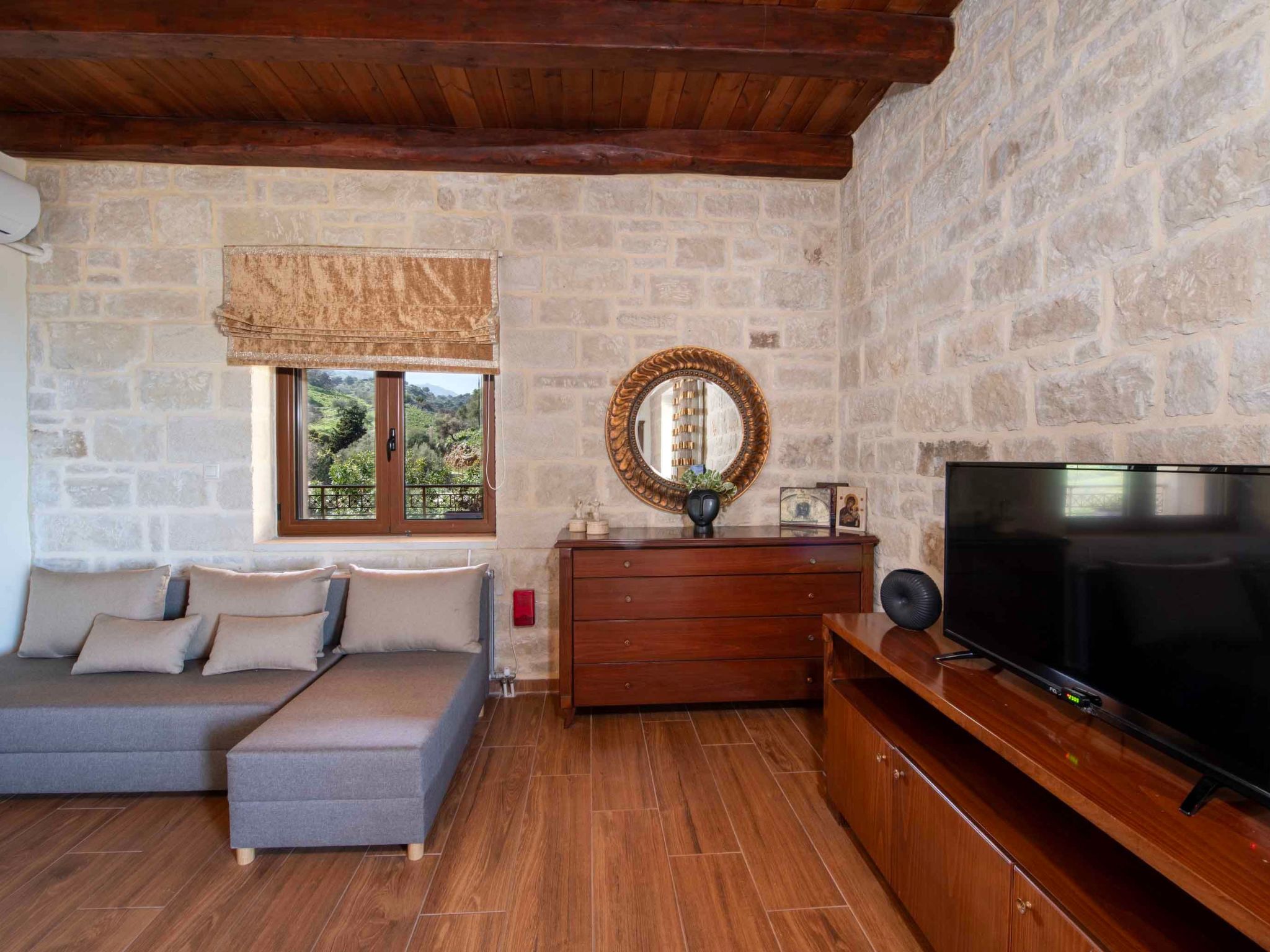 Geroulios Kastro Villa I-"Frei "Beheizter Pool,Meerblick-Binnen