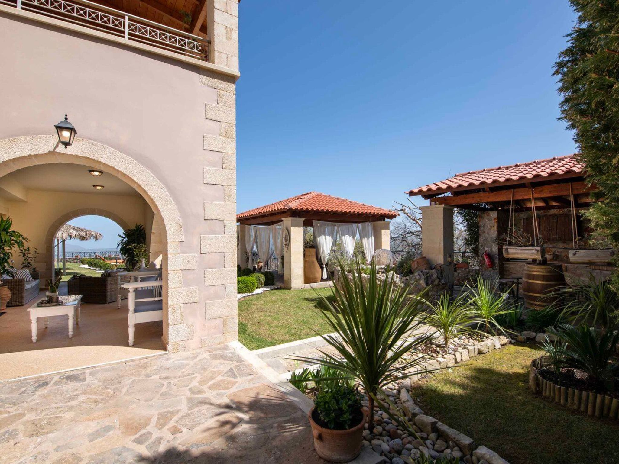 Geroulios Kastro Villa I-"Frei "Beheizter Pool,Meerblick-Binnen