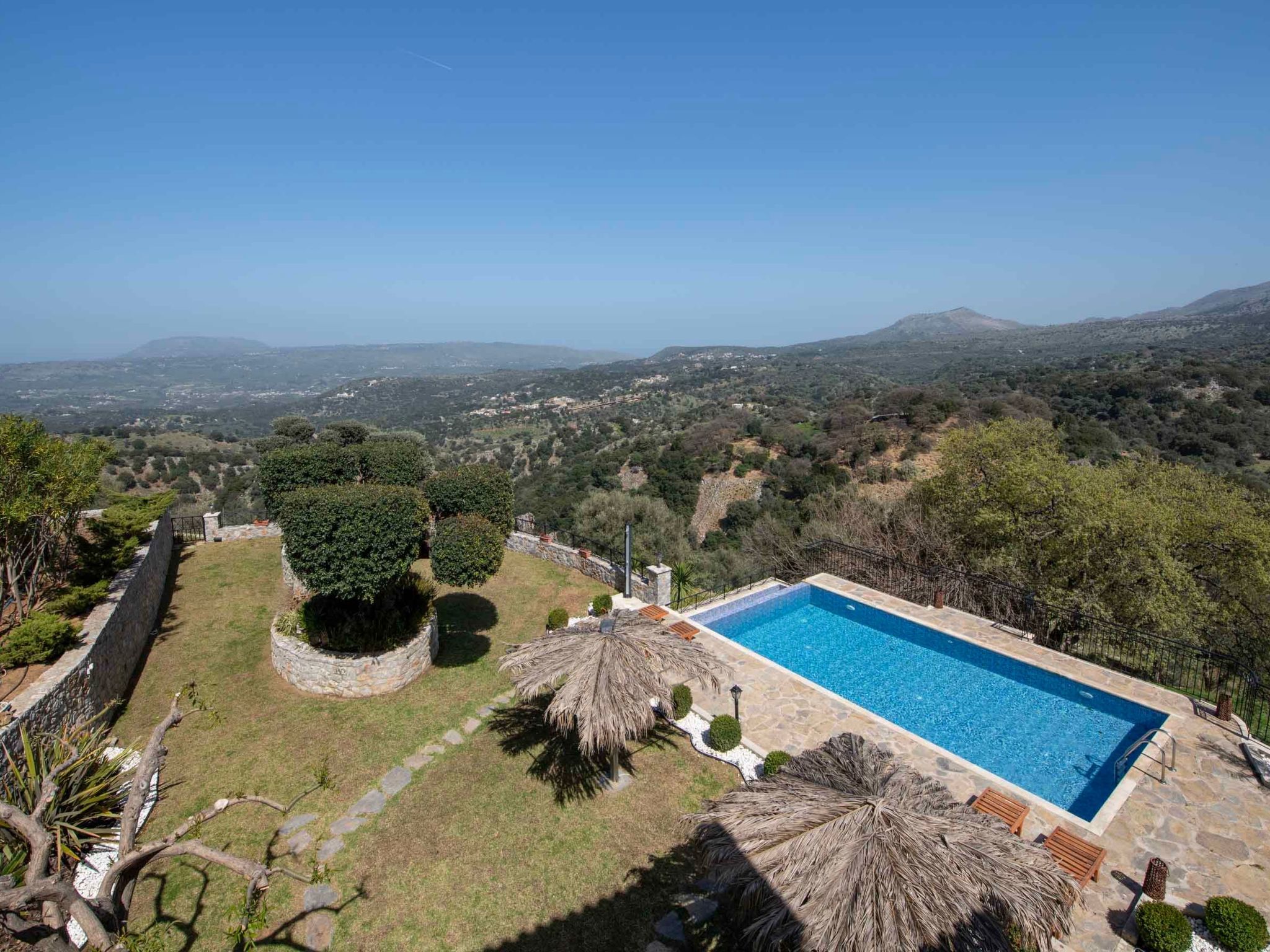 Geroulios Kastro Villa I-"Frei "Beheizter Pool,Meerblick-Binnen