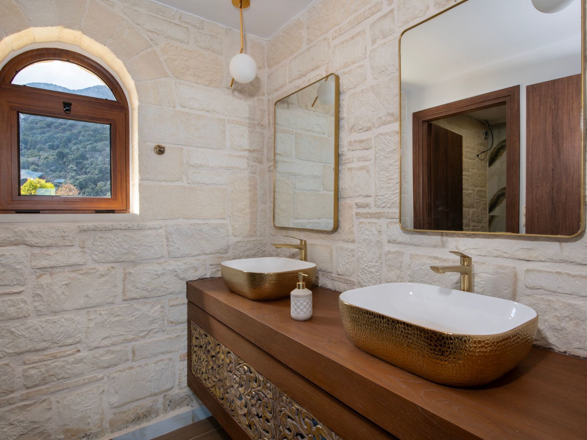 Geroulios Kastro Villa II"Free"Beheizter Pool, Whirlpool-Binnen