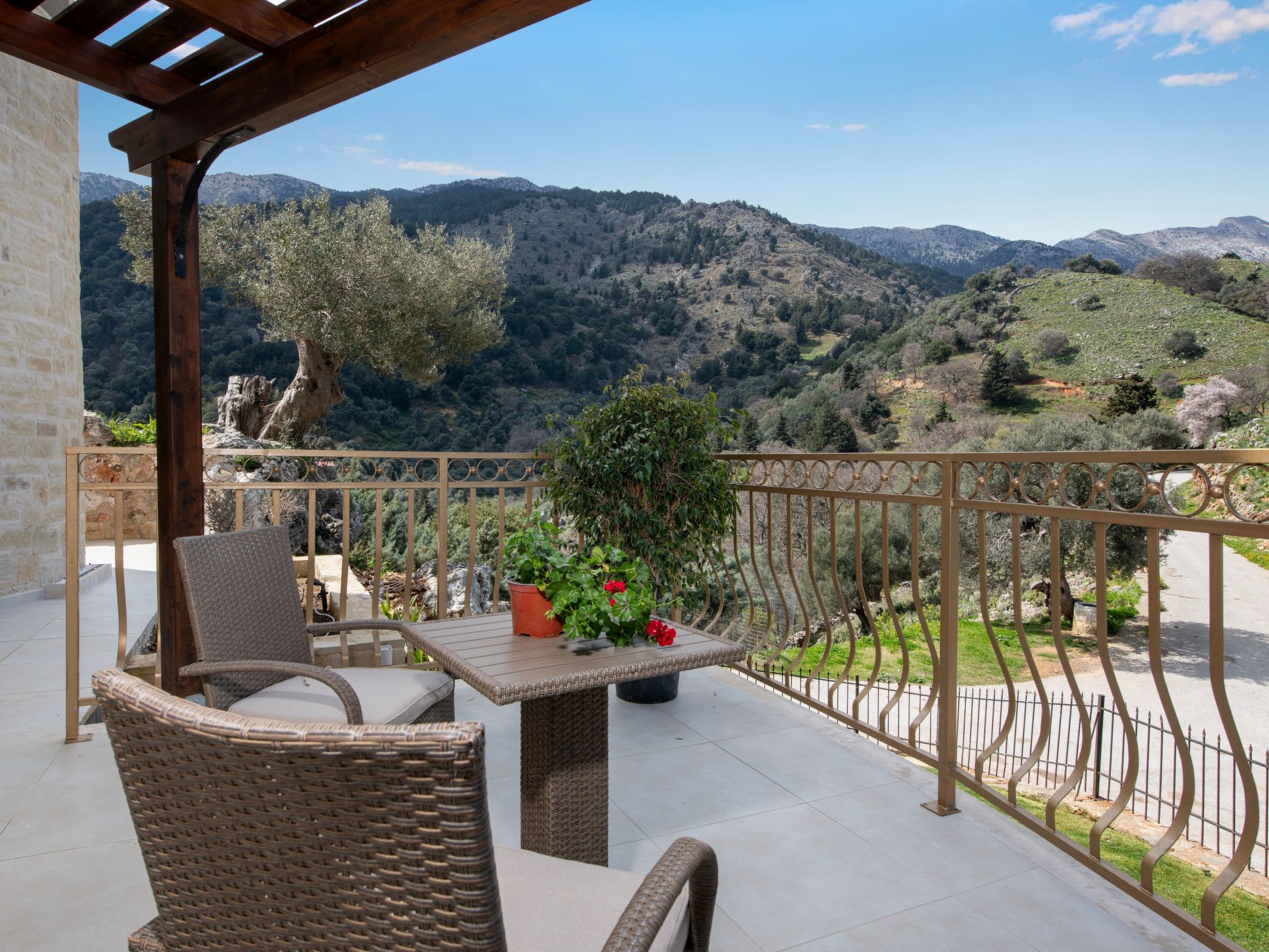 Geroulios Kastro Villa II"Free"Beheizter Pool, Whirlpool-Binnen