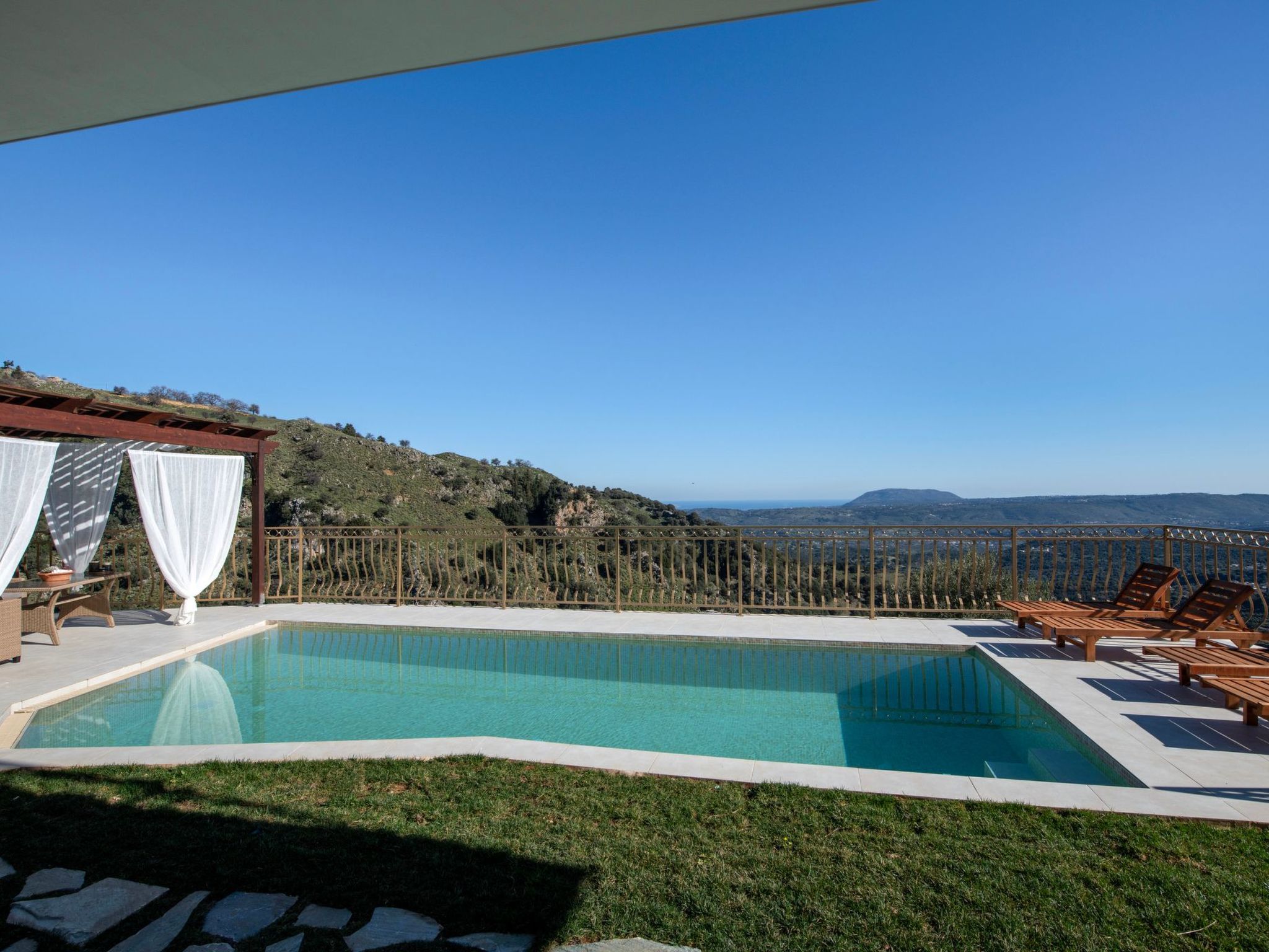 Geroulios Kastro Villa II"Free"Beheizter Pool, Whirlpool-Binnen