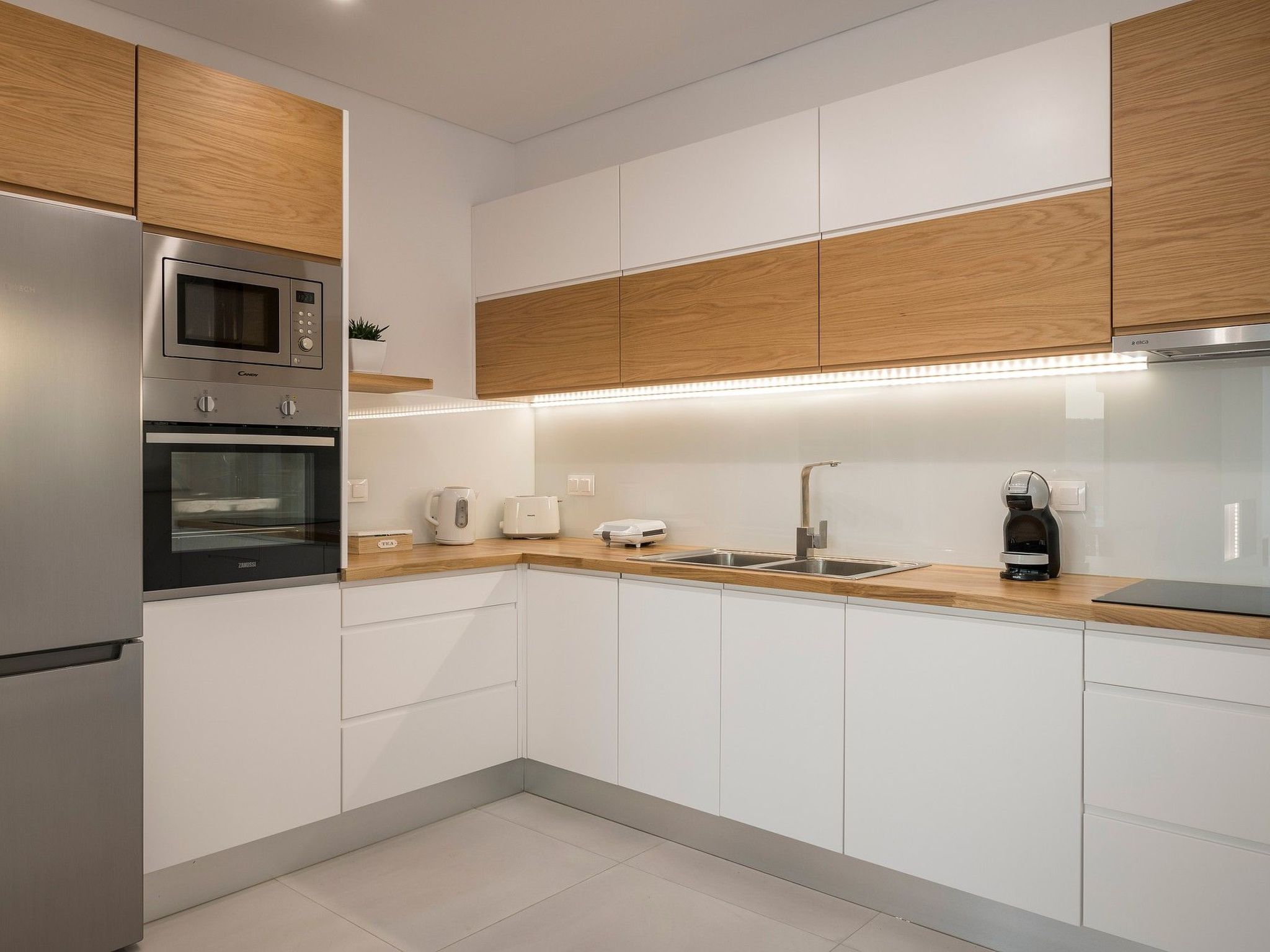 Villa White Harmony 6km vom Strand entfernt mit Pool-Dedans