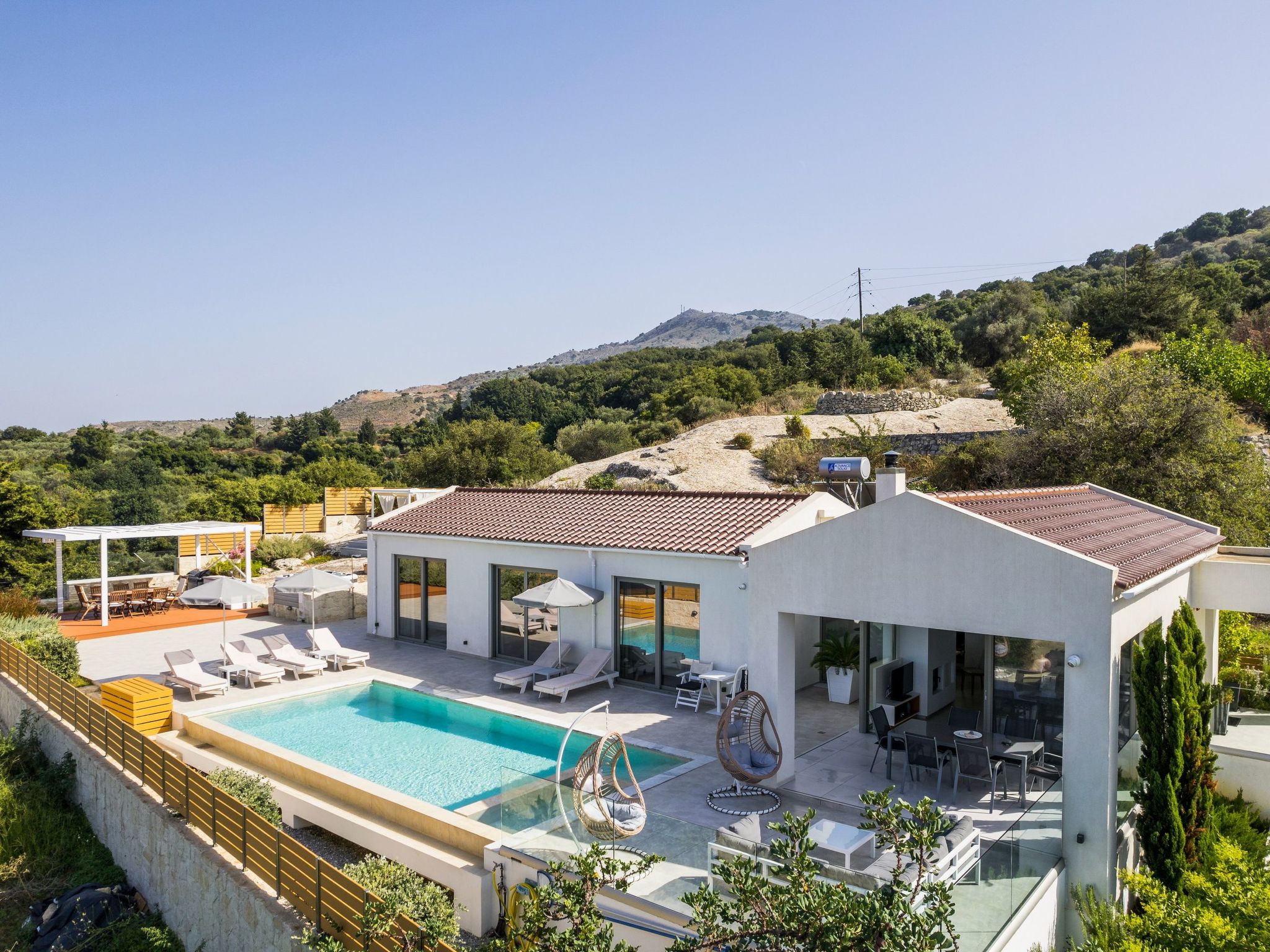Villa White Harmony 6km vom Strand entfernt mit Pool-Image-tags.info