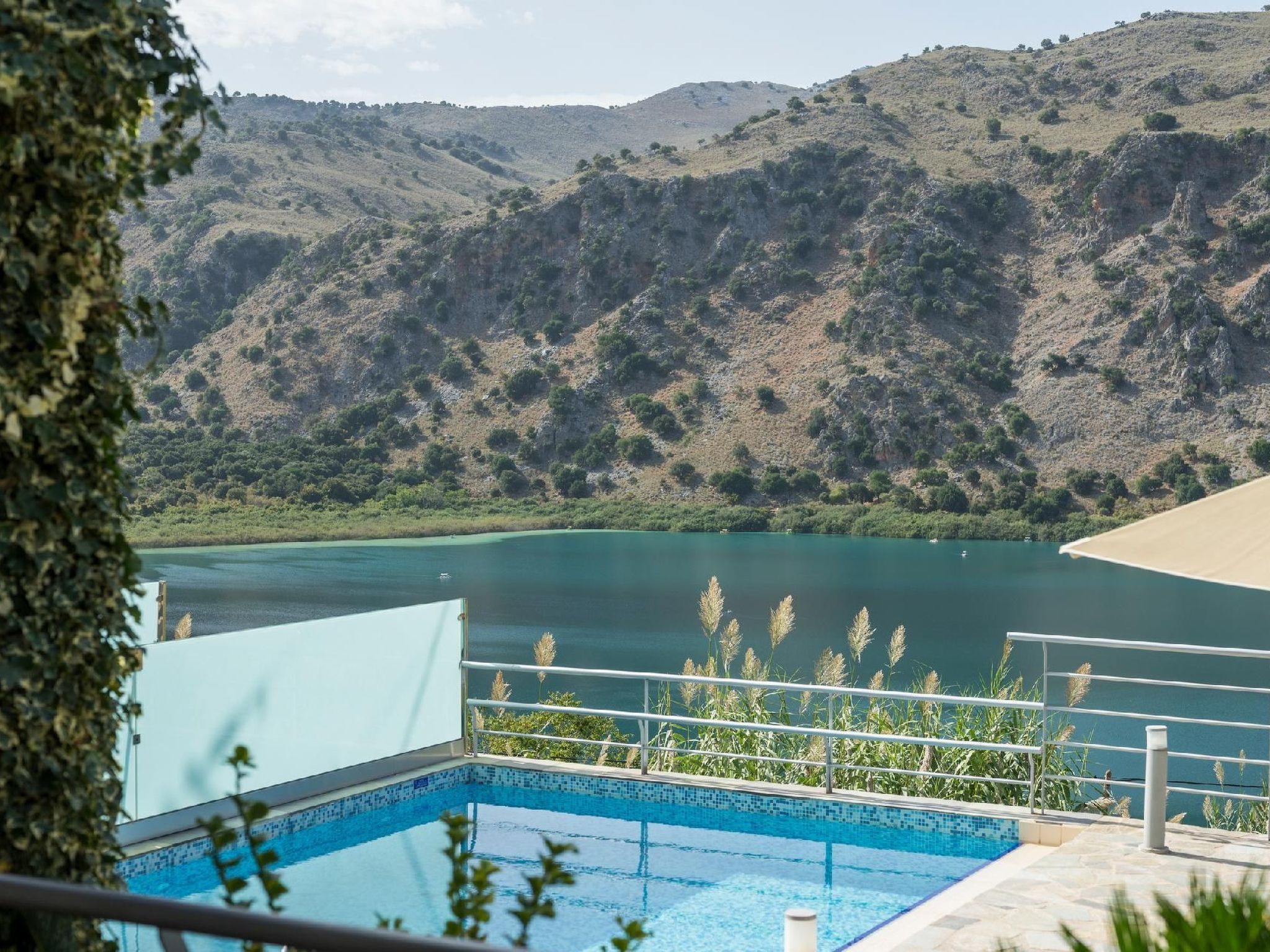 Wunderschöne Villa mit Seeblick und Pool in der Nähe von Restaurants-Dehors