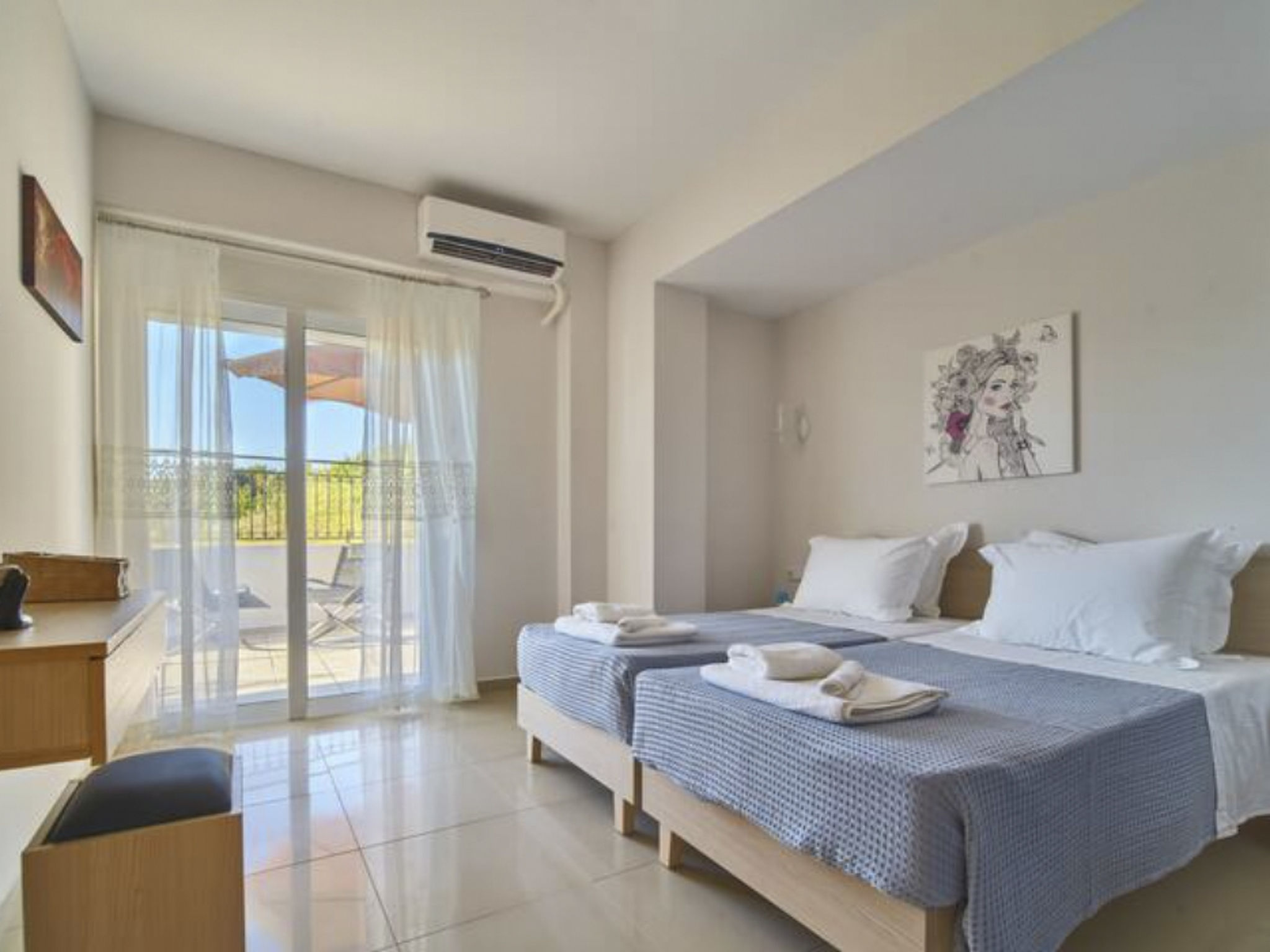 Wunderschöne Villa am Kournas-See★Großer privater Pool-Drinnen