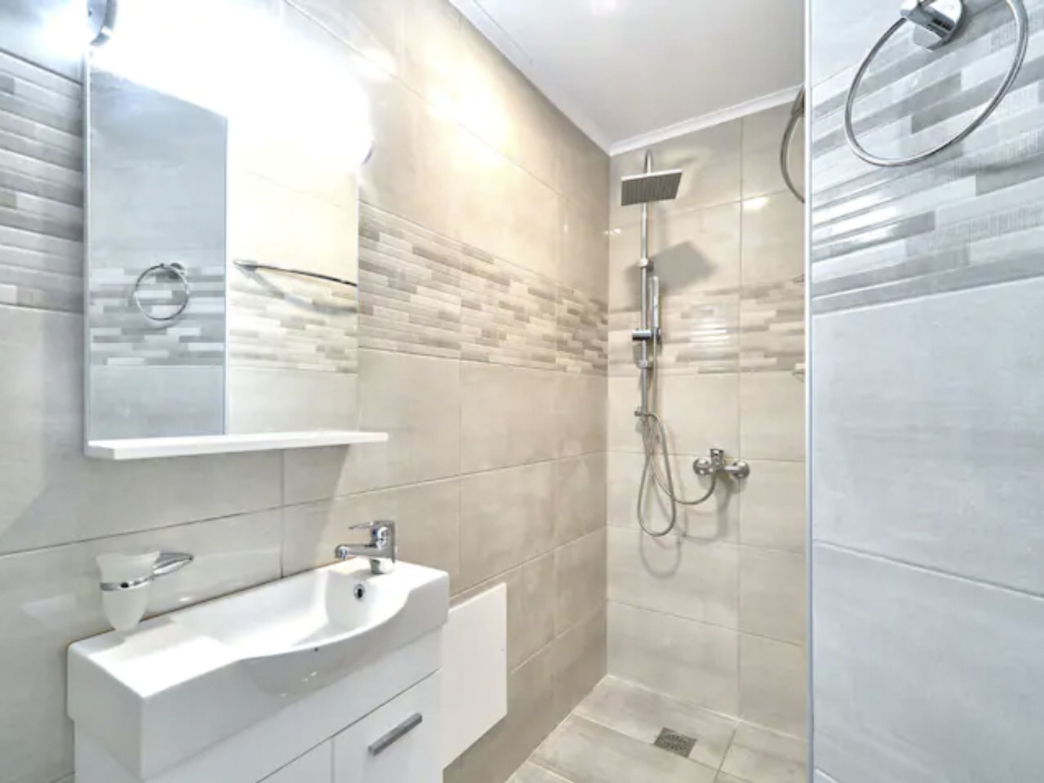 Wunderschöne Villa am Kournas-See★Großer privater Pool-Drinnen