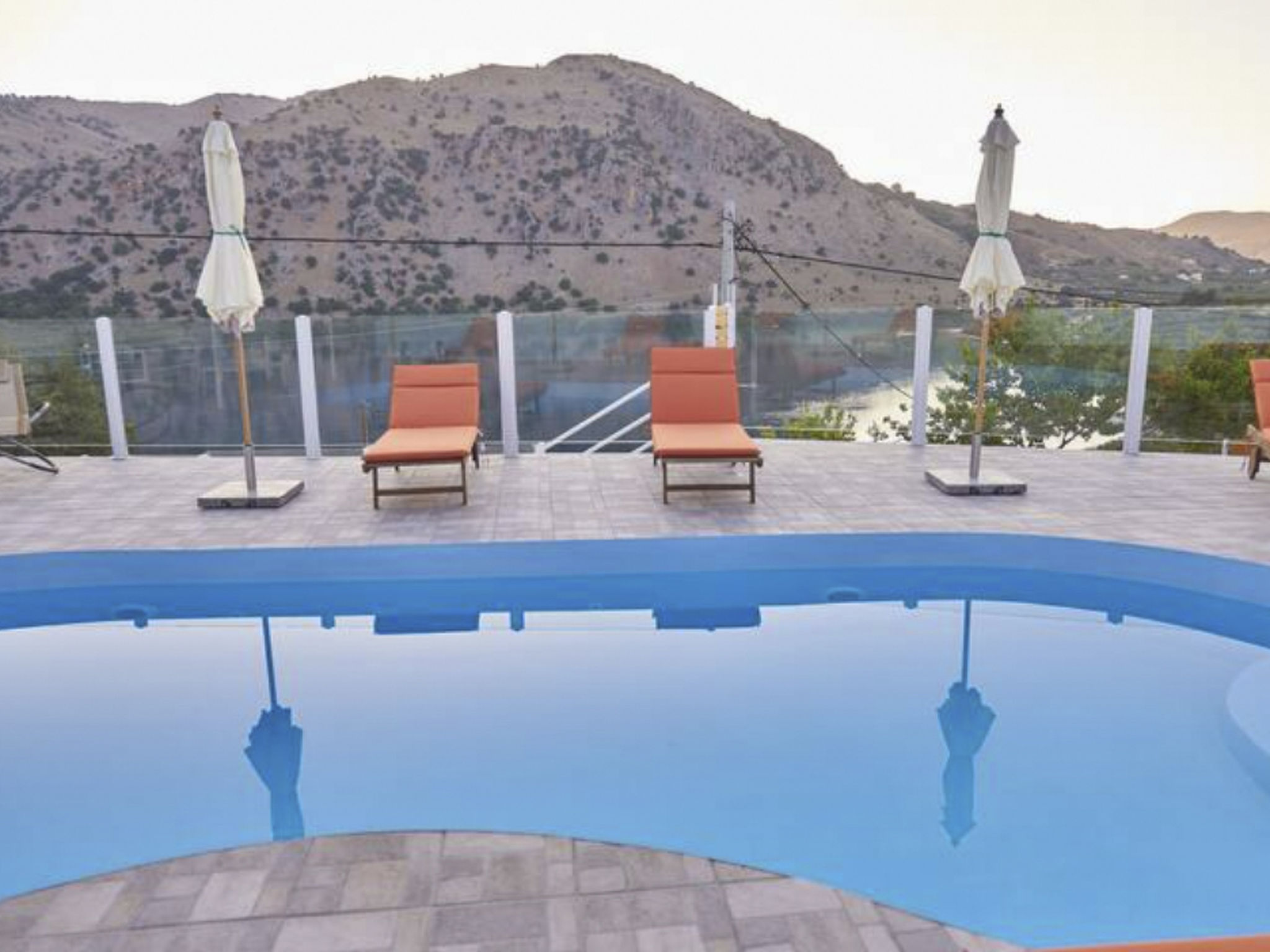 Wunderschöne Villa am Kournas-See★Großer privater Pool-Draußen