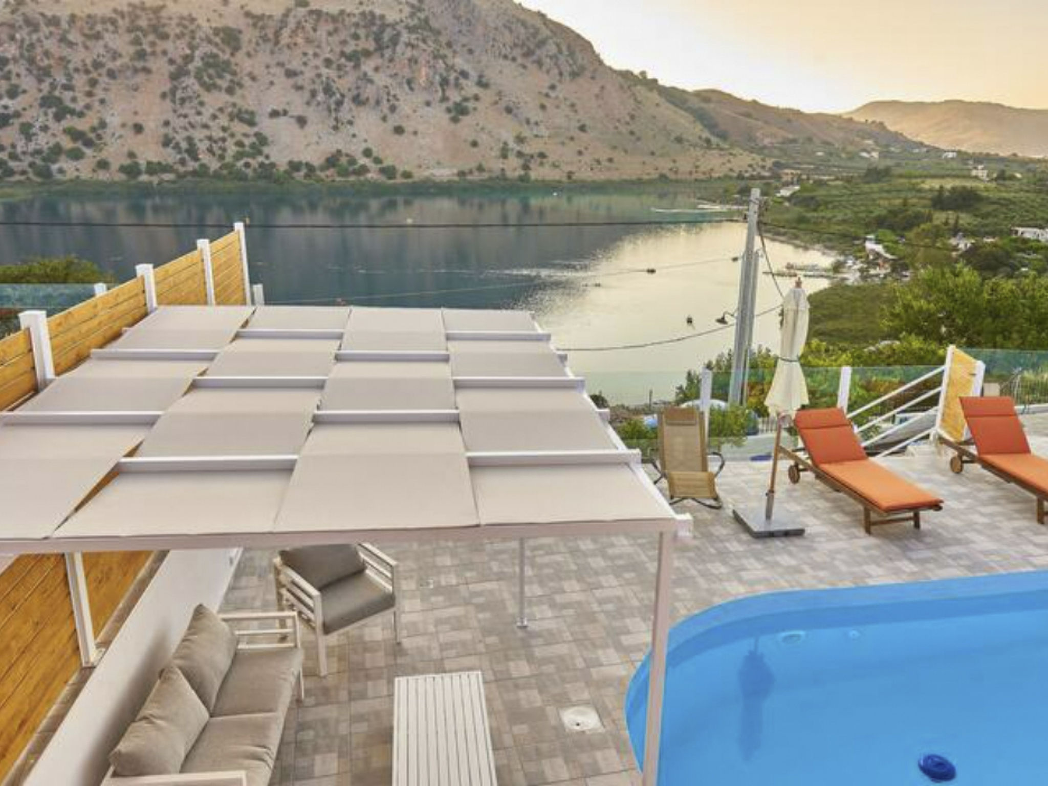 Wunderschöne Villa am Kournas-See★Großer privater Pool-Drinnen