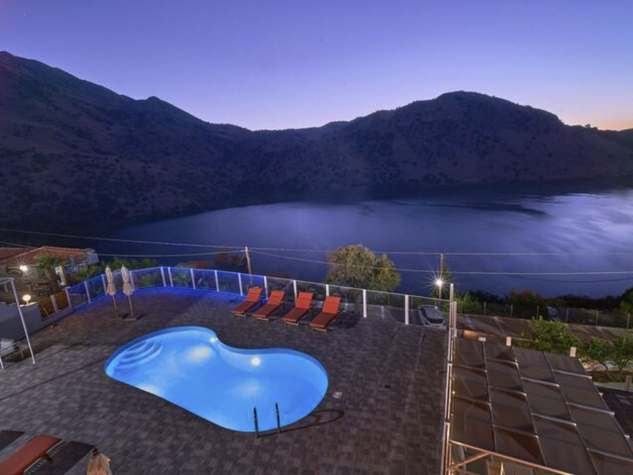 Wunderschöne Villa am Kournas-See★Großer privater Pool-Draußen