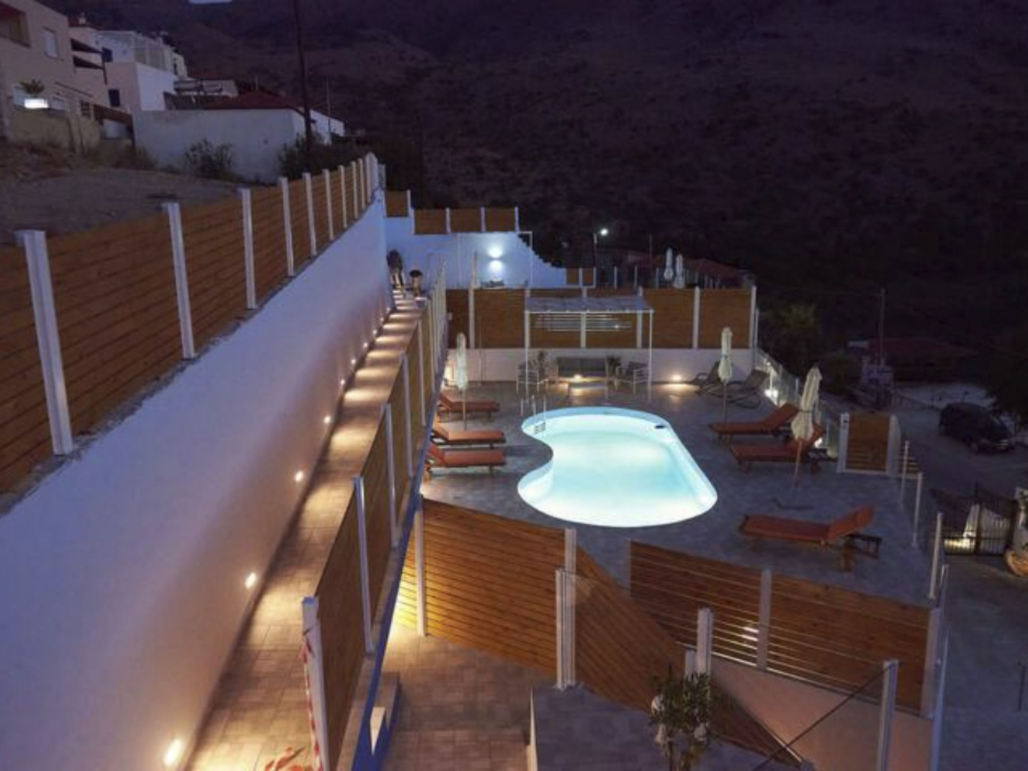 Wunderschöne Villa am Kournas-See★Großer privater Pool-Image-tags.info