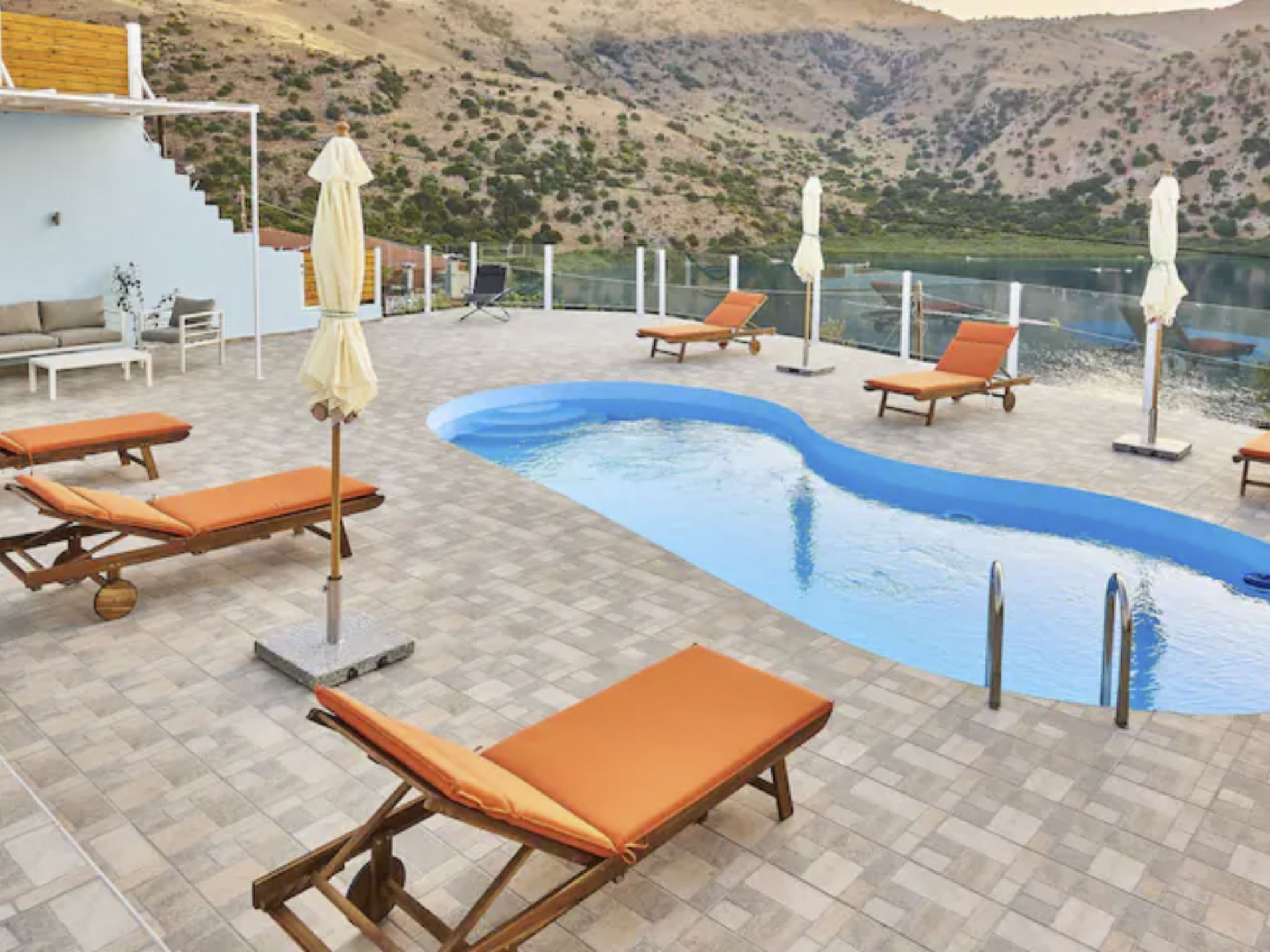 Beste familienfreundliche Villa in der Nähe des Kournas-Sees-Draußen