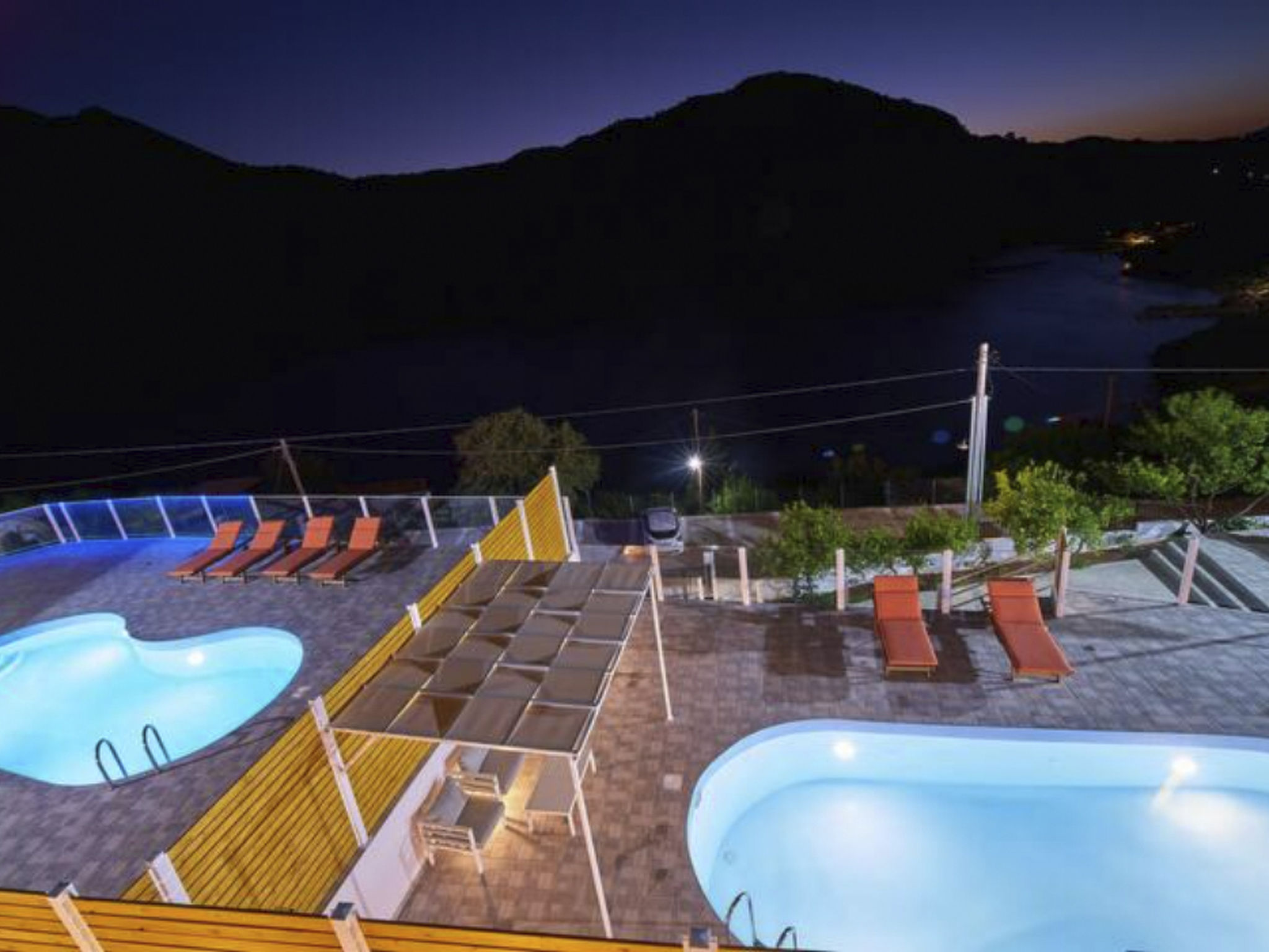 Beste familienfreundliche Villa in der Nähe des Kournas-Sees-Draußen